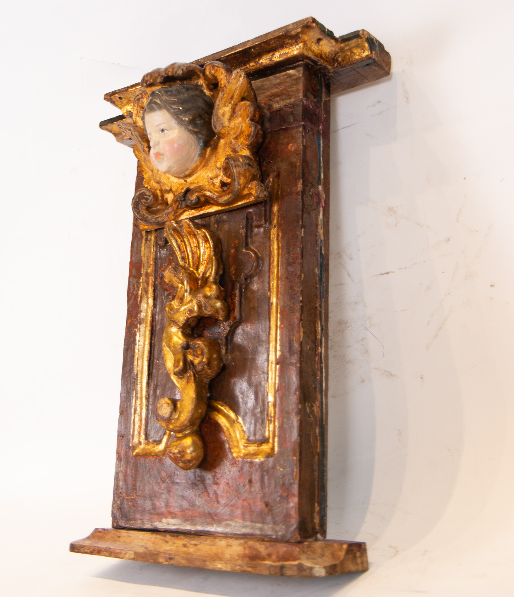 Pair of Portuguese Wall Corbels with Angels in gilt and polychrome Wood, Portuguese school of the 16 - Bild 4 aus 11