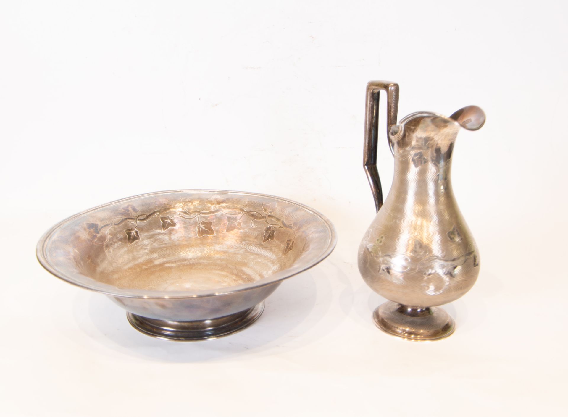 19th century basin with Bass Plate in sterling silver, 19th century Spanish school - Image 2 of 8