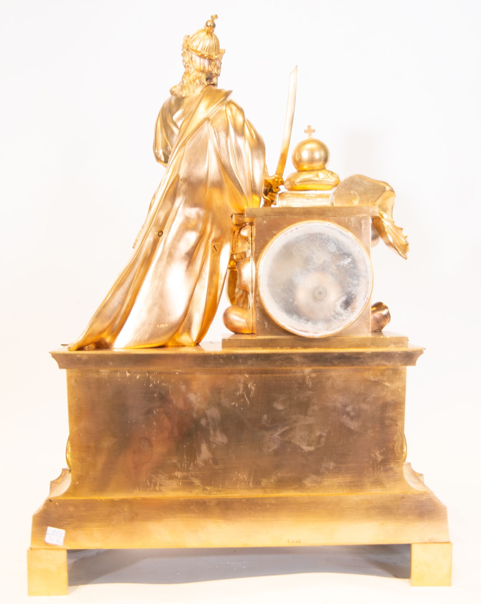 Gilt bronze clock depicting the Emperor Charlemagne, 19th century French school - Image 7 of 8