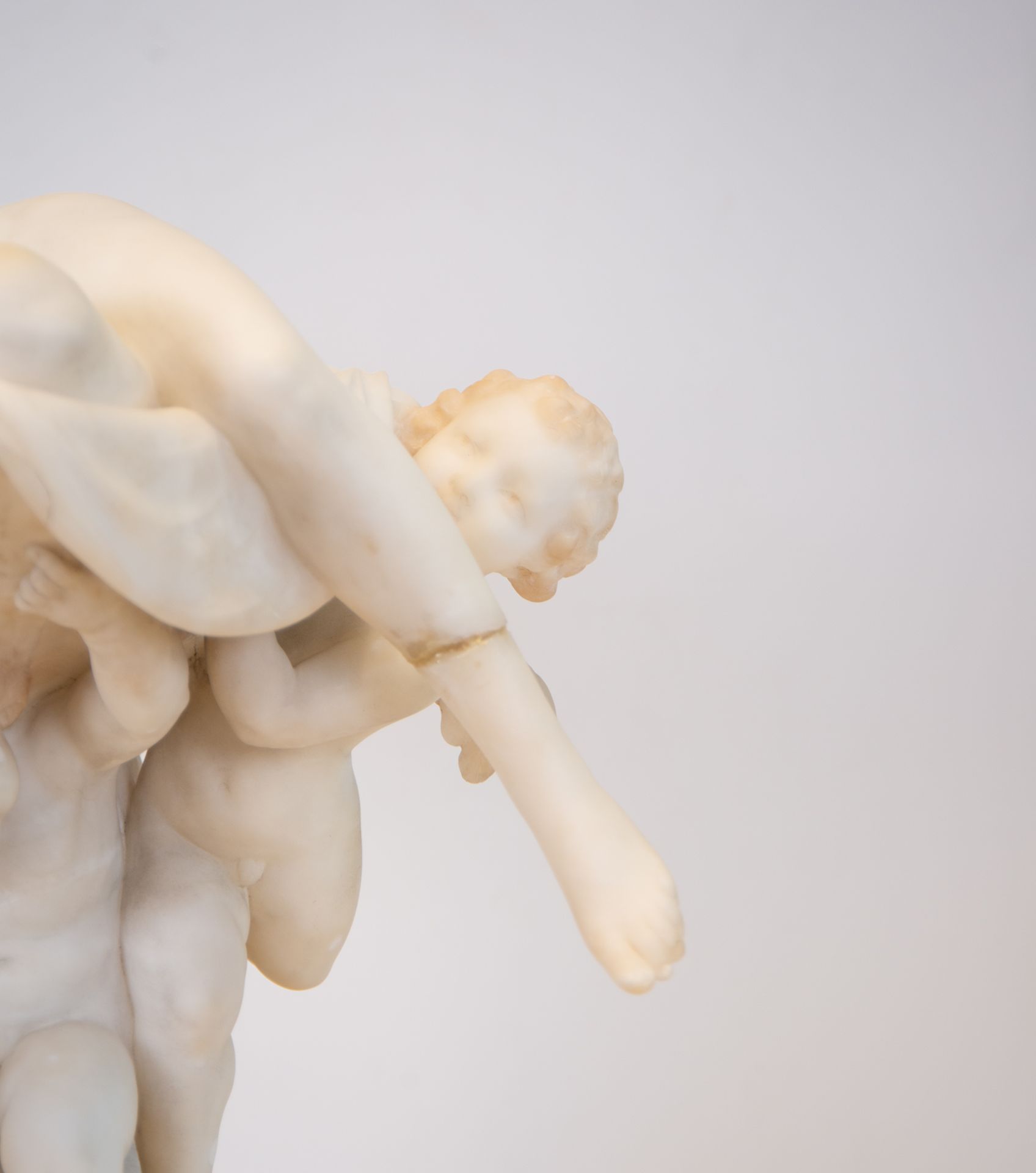 Elegant Alabaster centerpiece representing Cherubs holding an Oyster with a Lady inside, European sc - Image 3 of 8