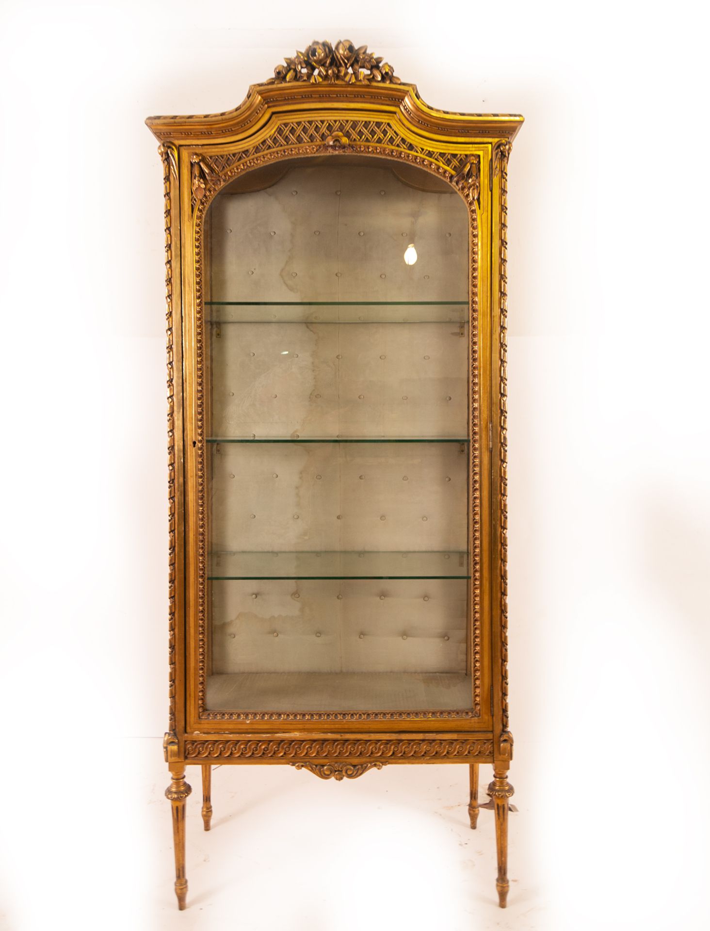 Elegant Louis XV style display case in gilt wood and glass, 19th century French school