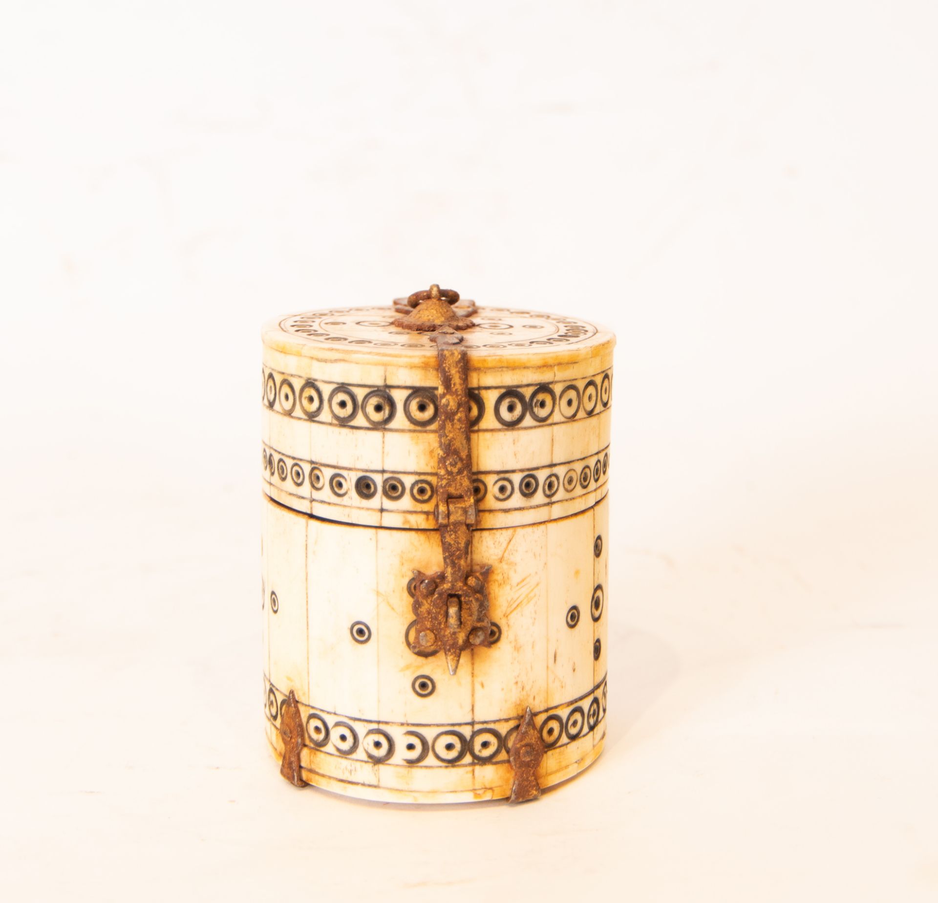 Pyx, following Siculo-Arab models, Italian school of the 19th - 20th century