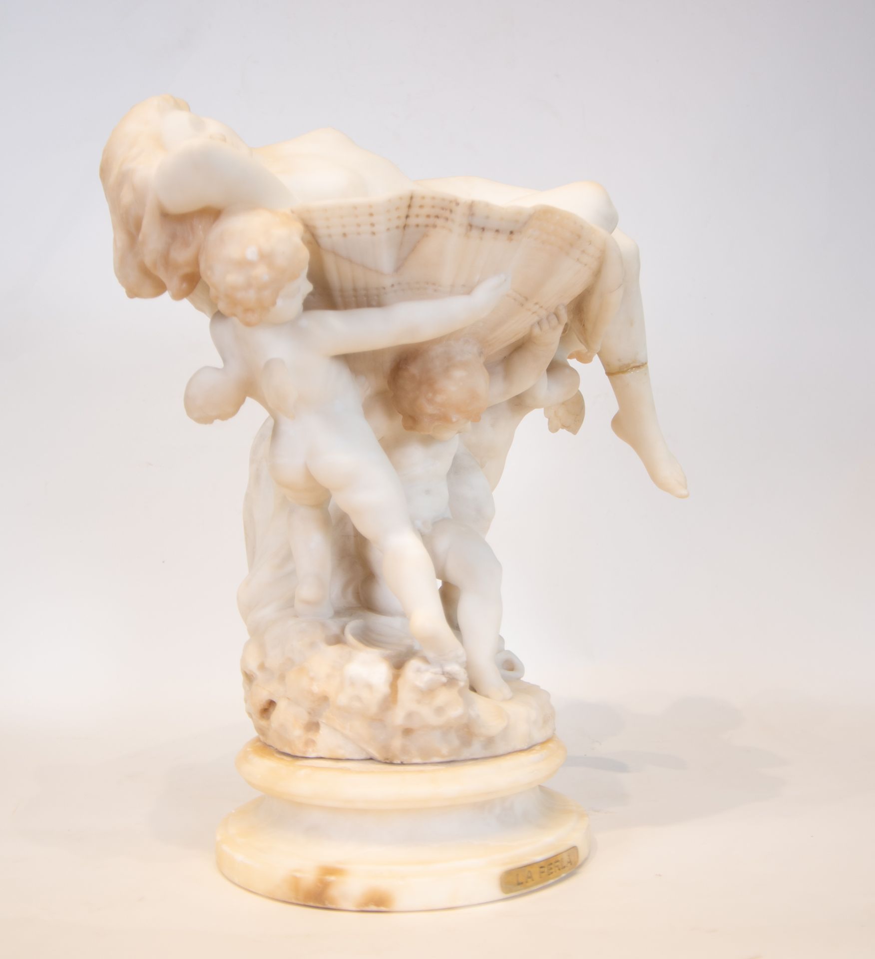 Elegant Alabaster centerpiece representing Cherubs holding an Oyster with a Lady inside, European sc - Image 5 of 8