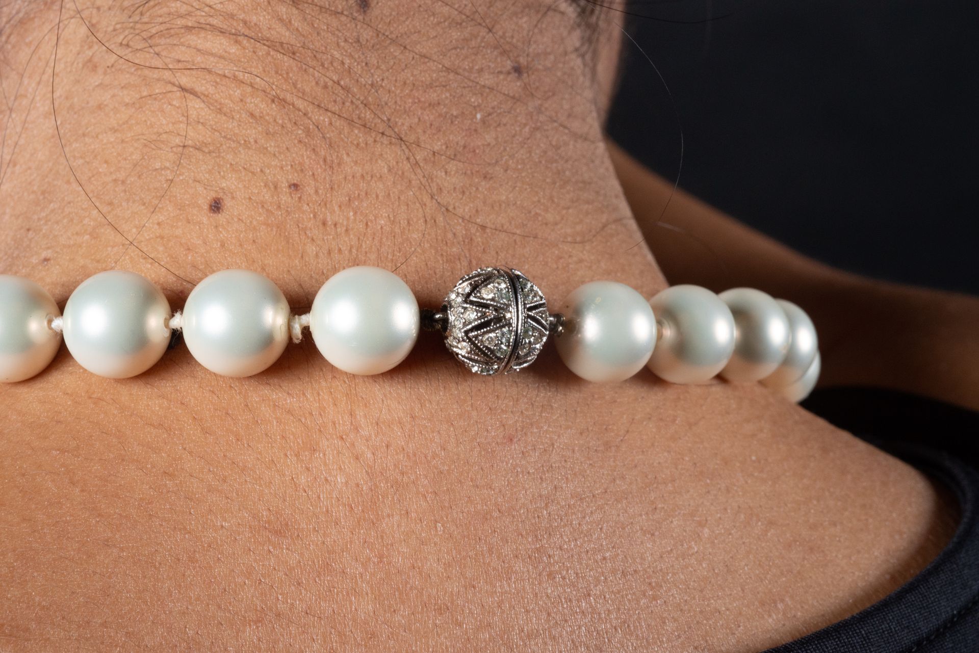 Australian cultured pearl necklace with white gold and diamond clasp - Image 4 of 4