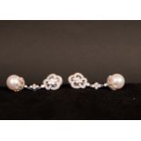 Pair of Clover-shaped Earrings with Crimped Pearls