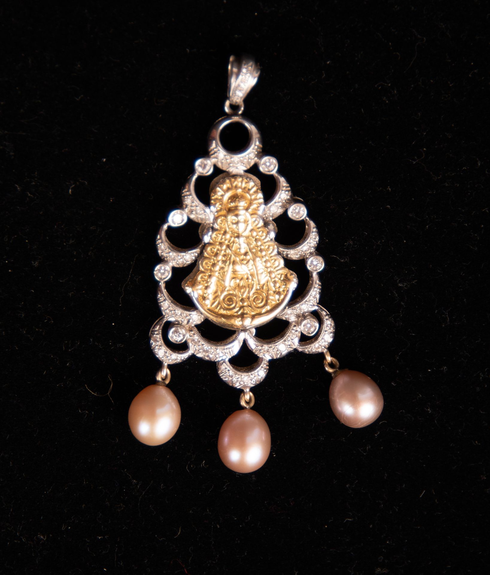 Pendant of the Virgen del Rocío mounted in White Gold, Pearls and Diamonds