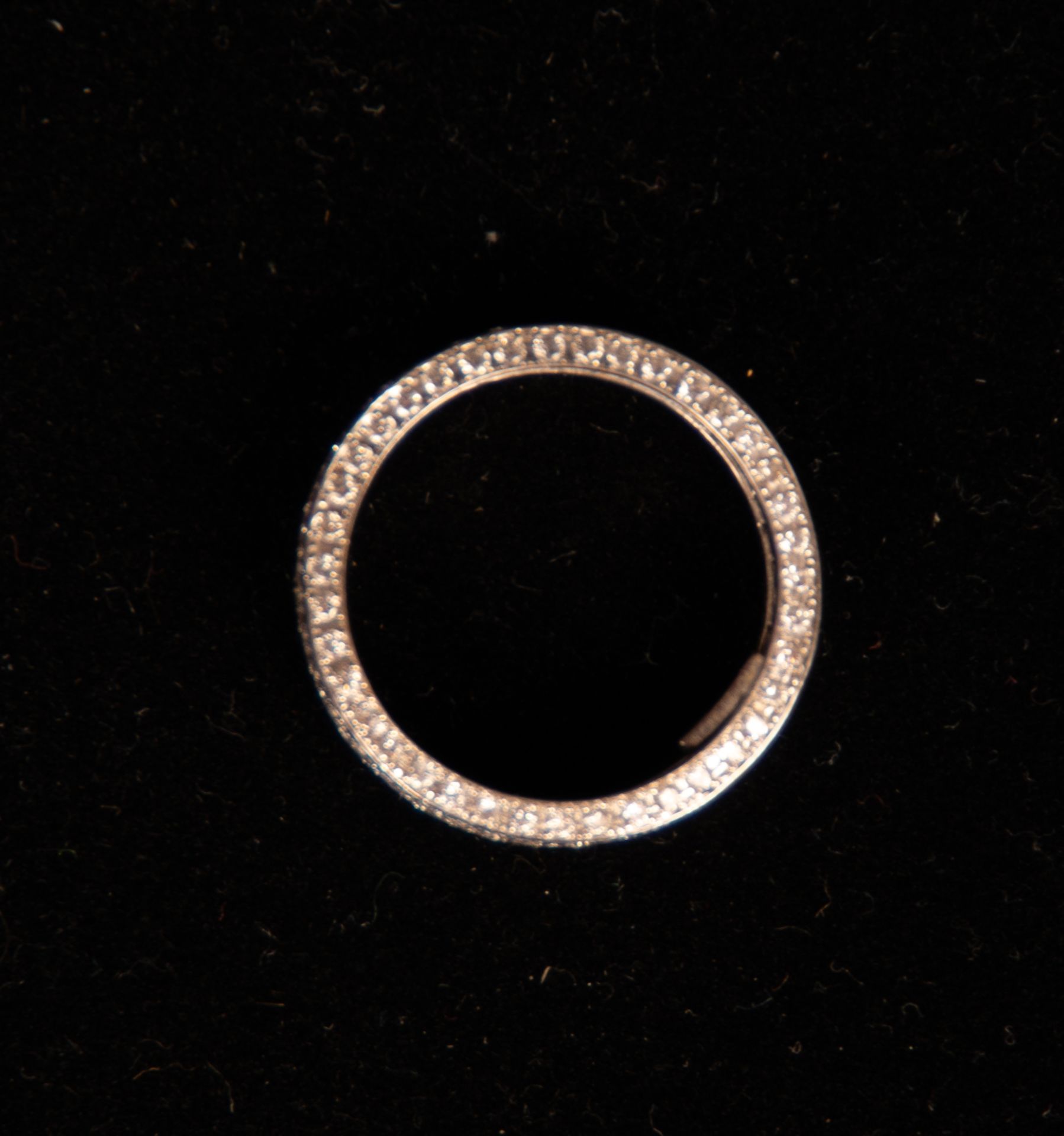 Ring in white gold and diamonds set all over the side - Image 2 of 4