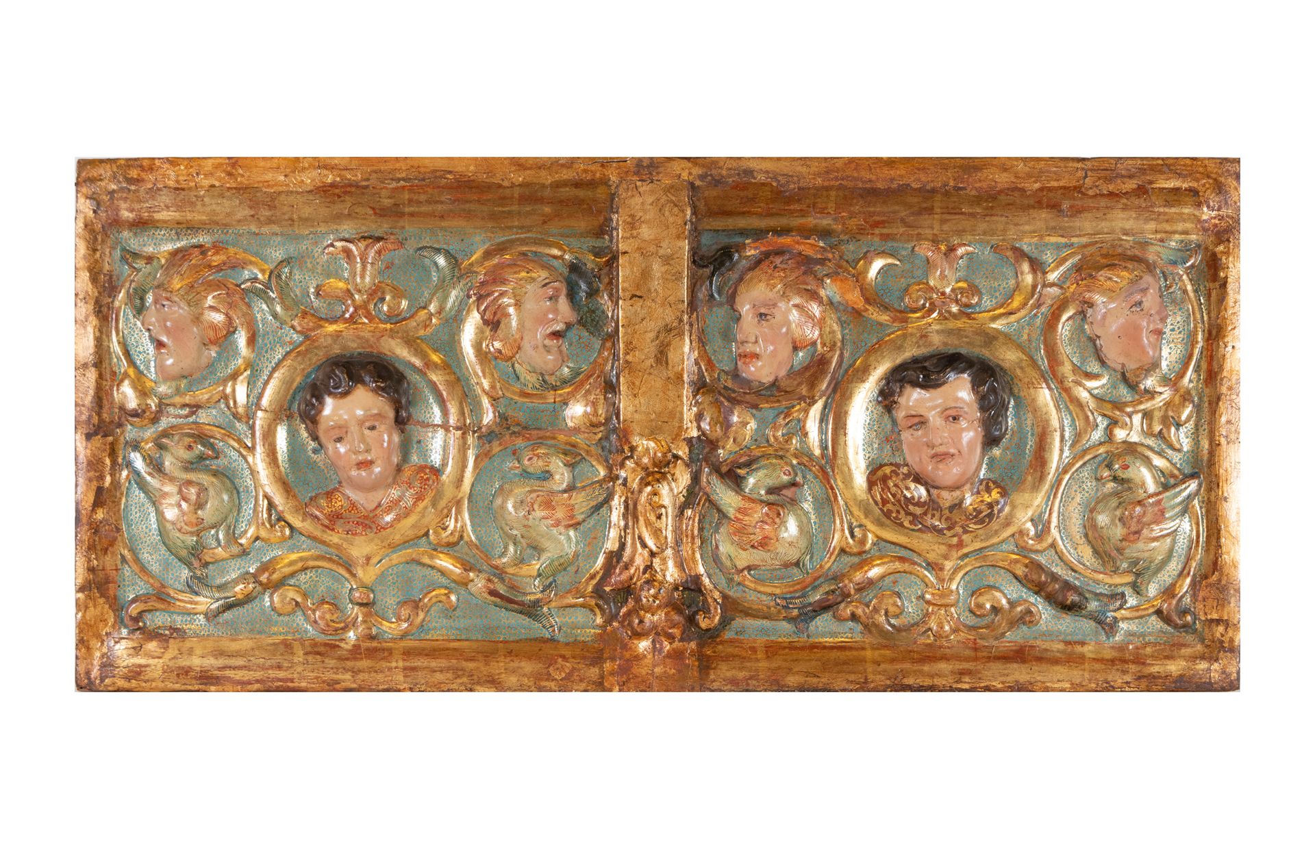 Plateresque Altar ceiling light in gilt and polychrome wood, Castilian school of the 16th century