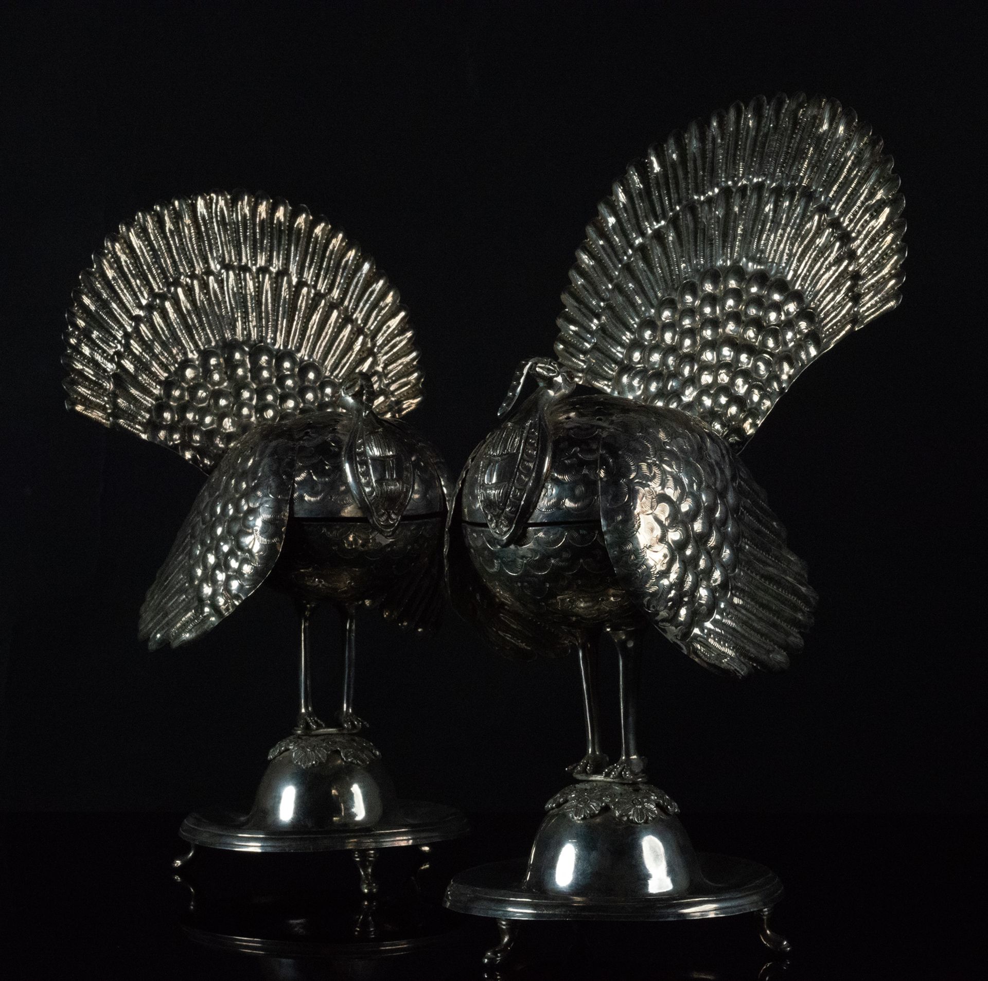 Pair of Peacock incense burners, colonial work, end of the 18th century
 - Bild 5 aus 11