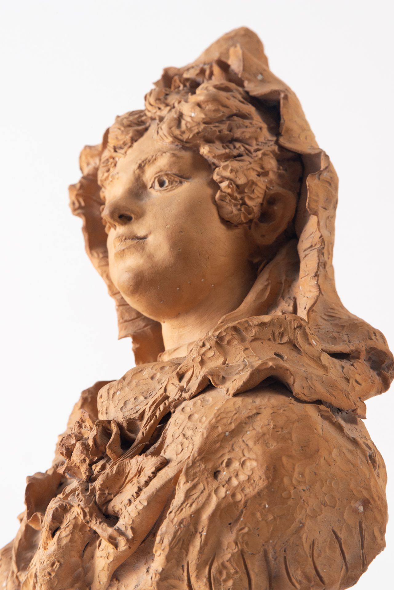 Elegant Pair of Lady and Gentleman Busts in Terracotta, Spanish School, 19th Century - Image 5 of 15