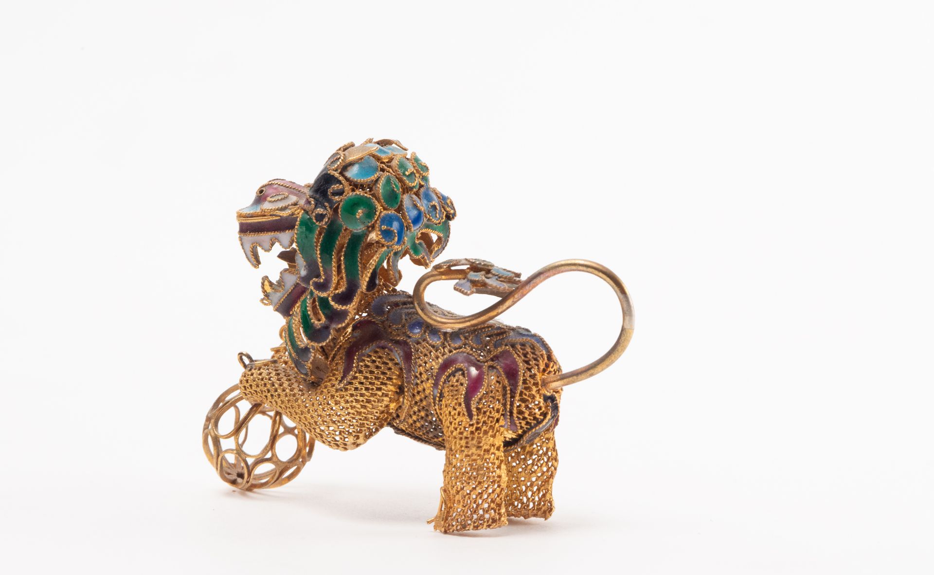 Pair of Foo Dogs in gilt filigree and enamels, 20th century - Bild 7 aus 8
