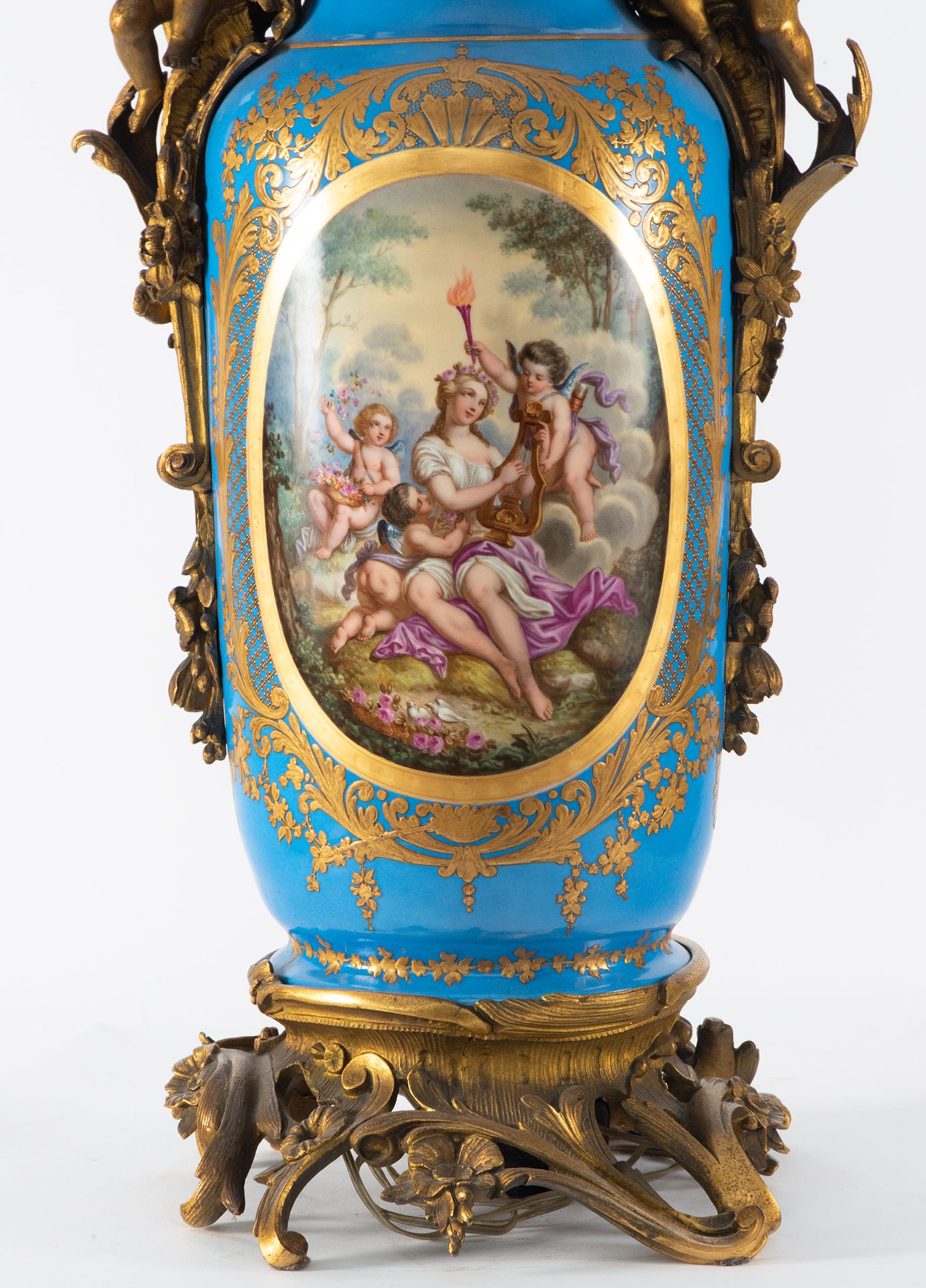 Important Large pair of "bleu celeste" Svres Vases mounted on lamps, French school of the 19th cent - Image 12 of 17