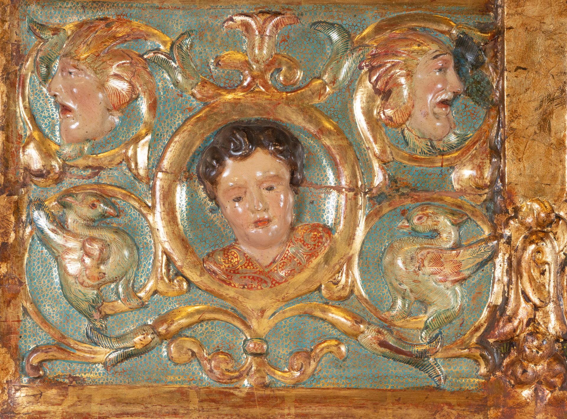 Plateresque Altar ceiling light in gilt and polychrome wood, Castilian school of the 16th century - Image 2 of 7
