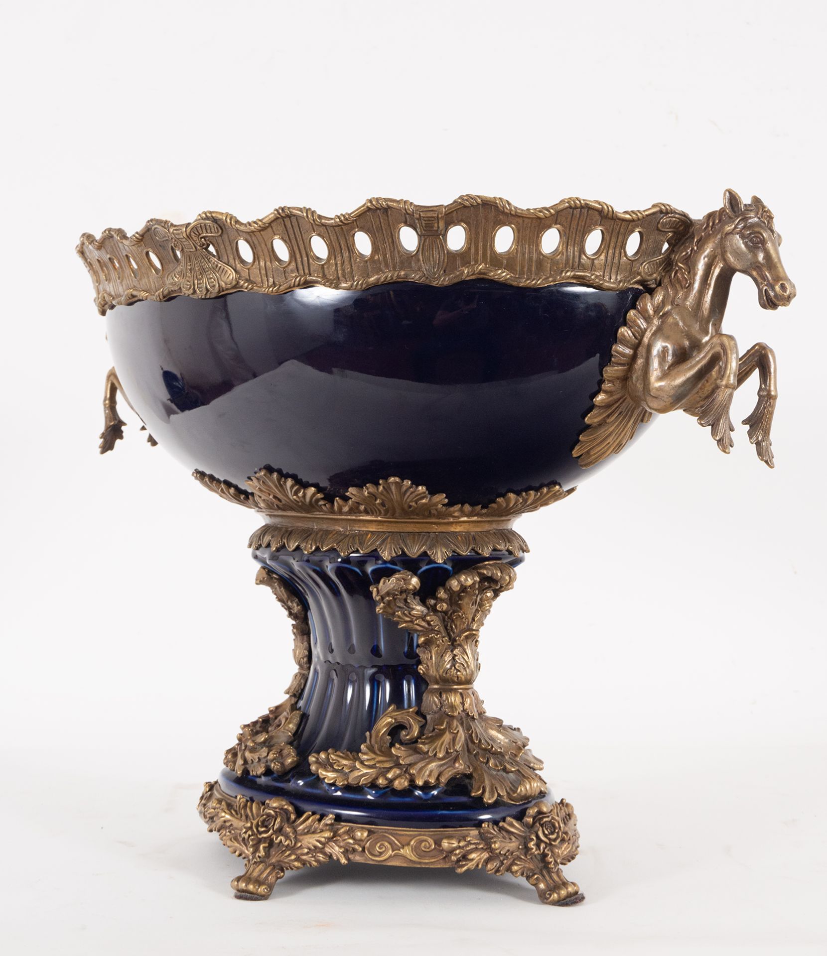 Louis XVI Style Faienza and gilt bronze garniture, 19th-20th century - Image 2 of 9
