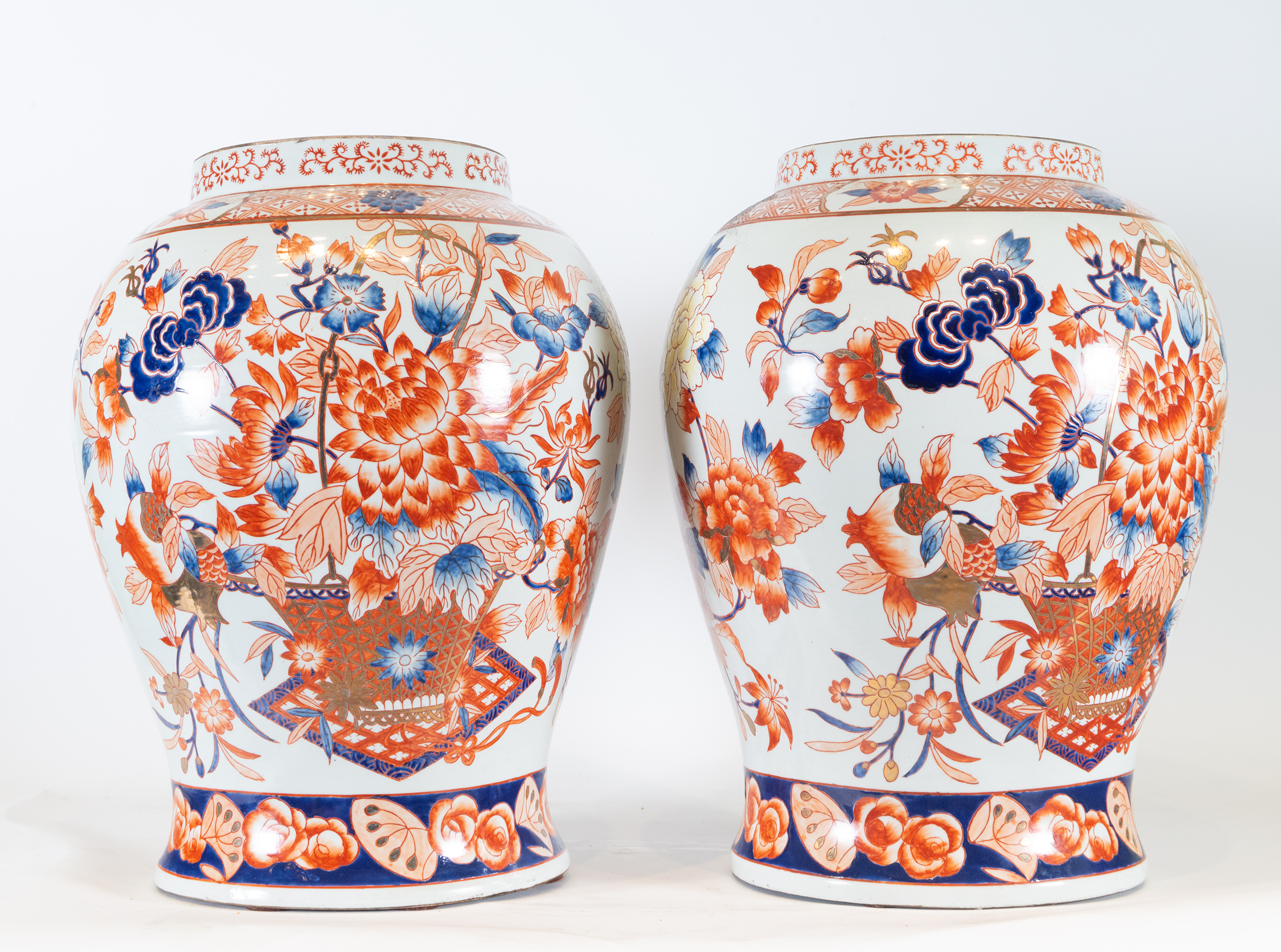 Elegant pair of Imari porcelain bowls, Chinese work from the 19th - 20th century - Image 2 of 5