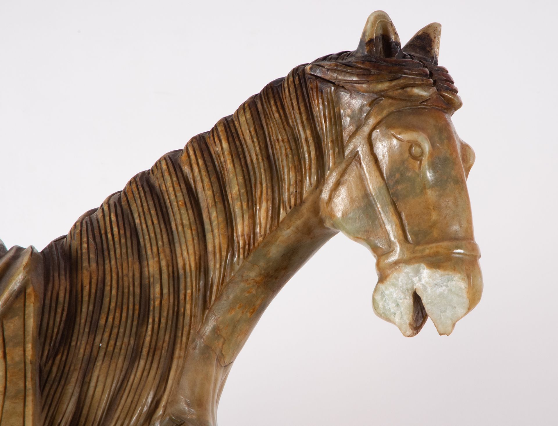 Important Chinese Horse in Jade, XIX - XX centuries - Image 2 of 10