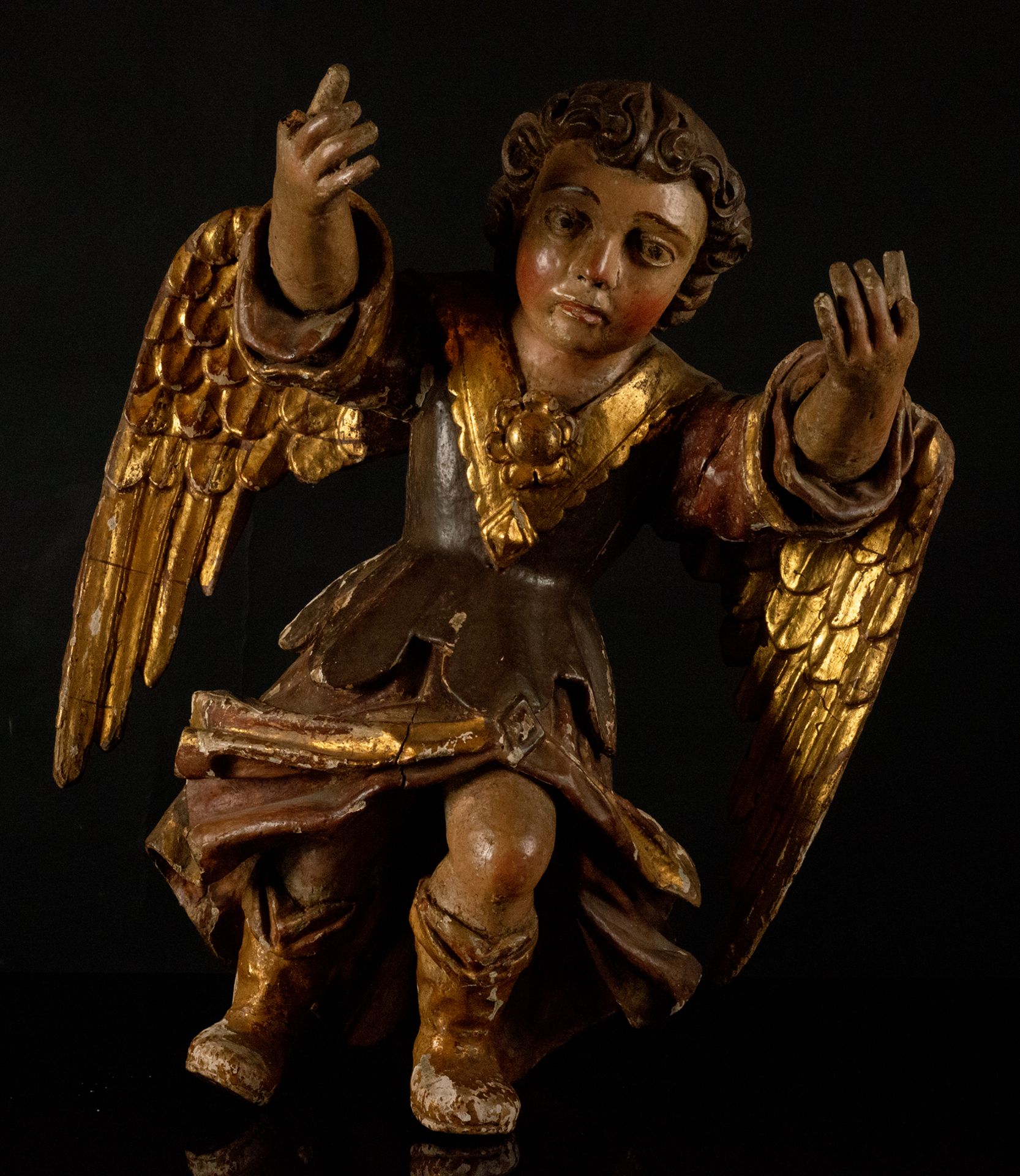 Angel in Carved and polychrome Wood, Portuguese colonial work, Goa, 17th century