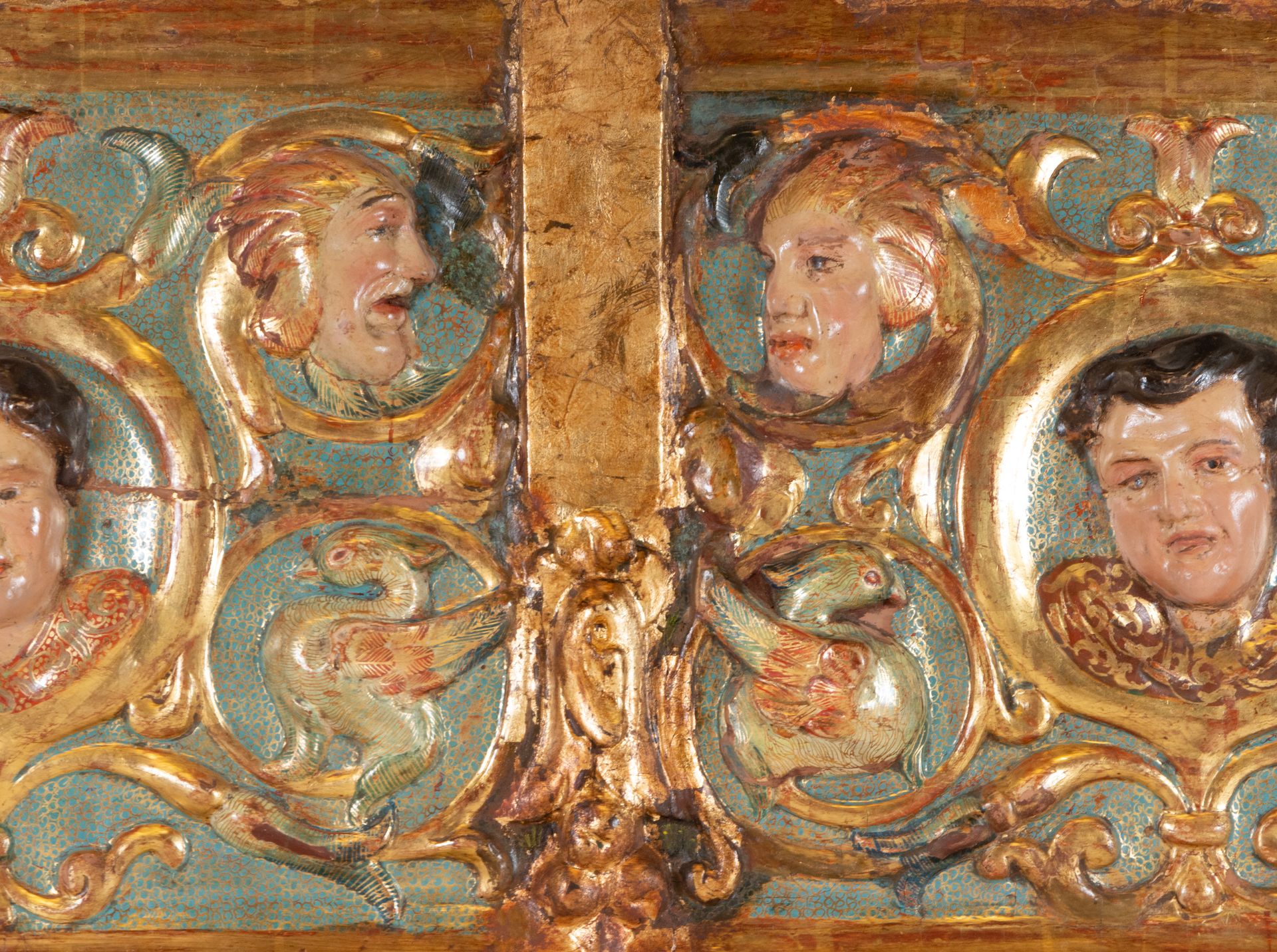 Plateresque Altar ceiling light in gilt and polychrome wood, Castilian school of the 16th century - Image 3 of 7