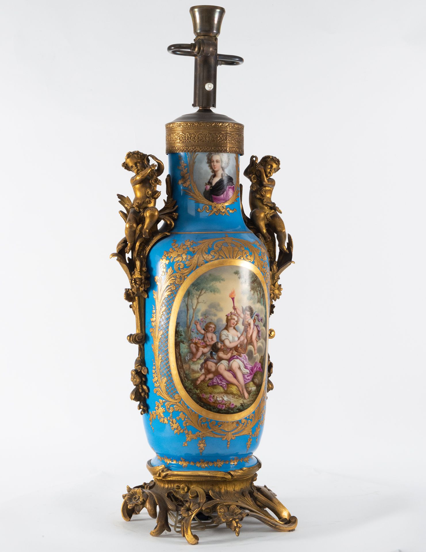 Important Large pair of "bleu celeste" Svres Vases mounted on lamps, French school of the 19th cent - Image 16 of 17