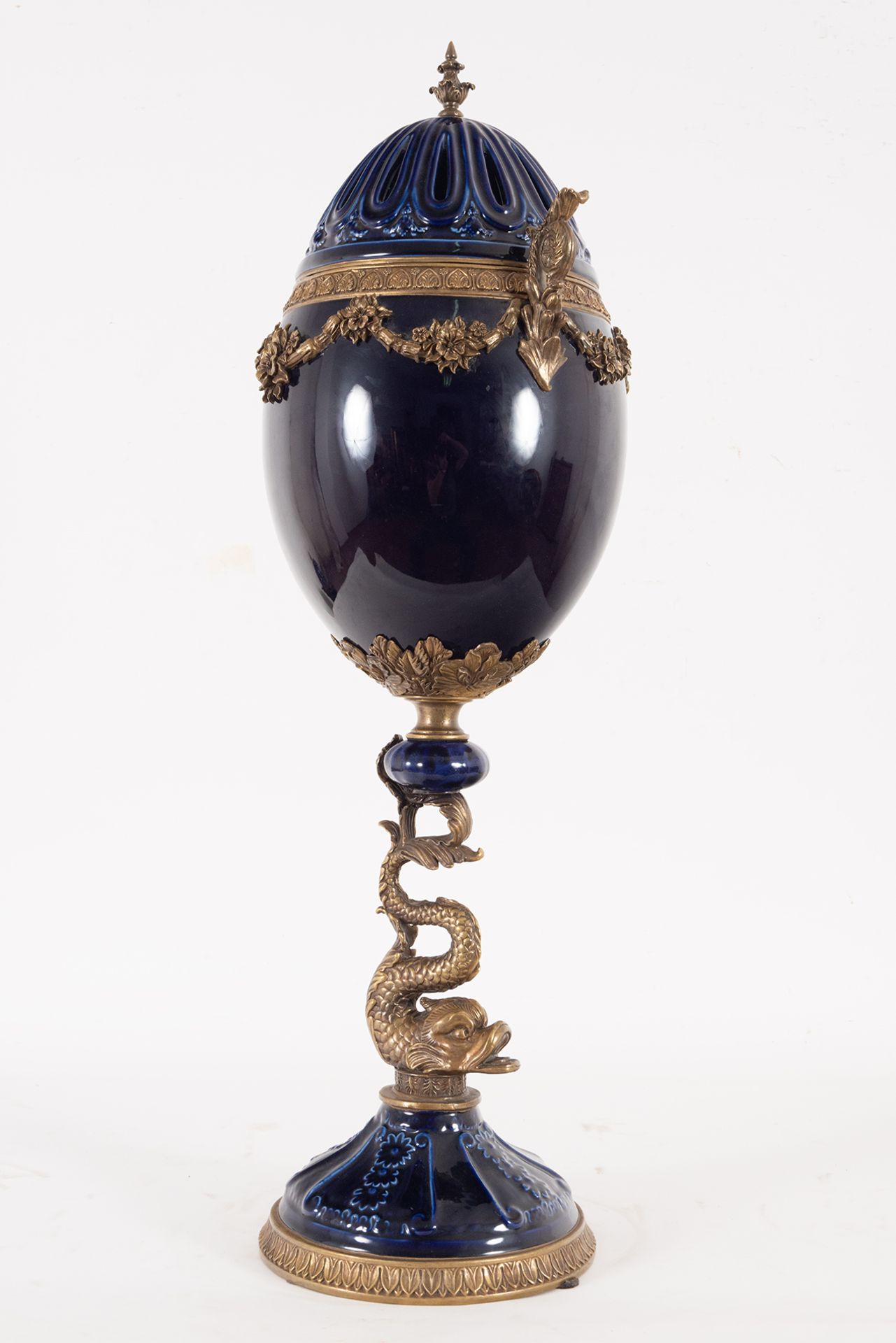 Louis XVI Style Faienza and gilt bronze garniture, 19th-20th century - Image 7 of 9