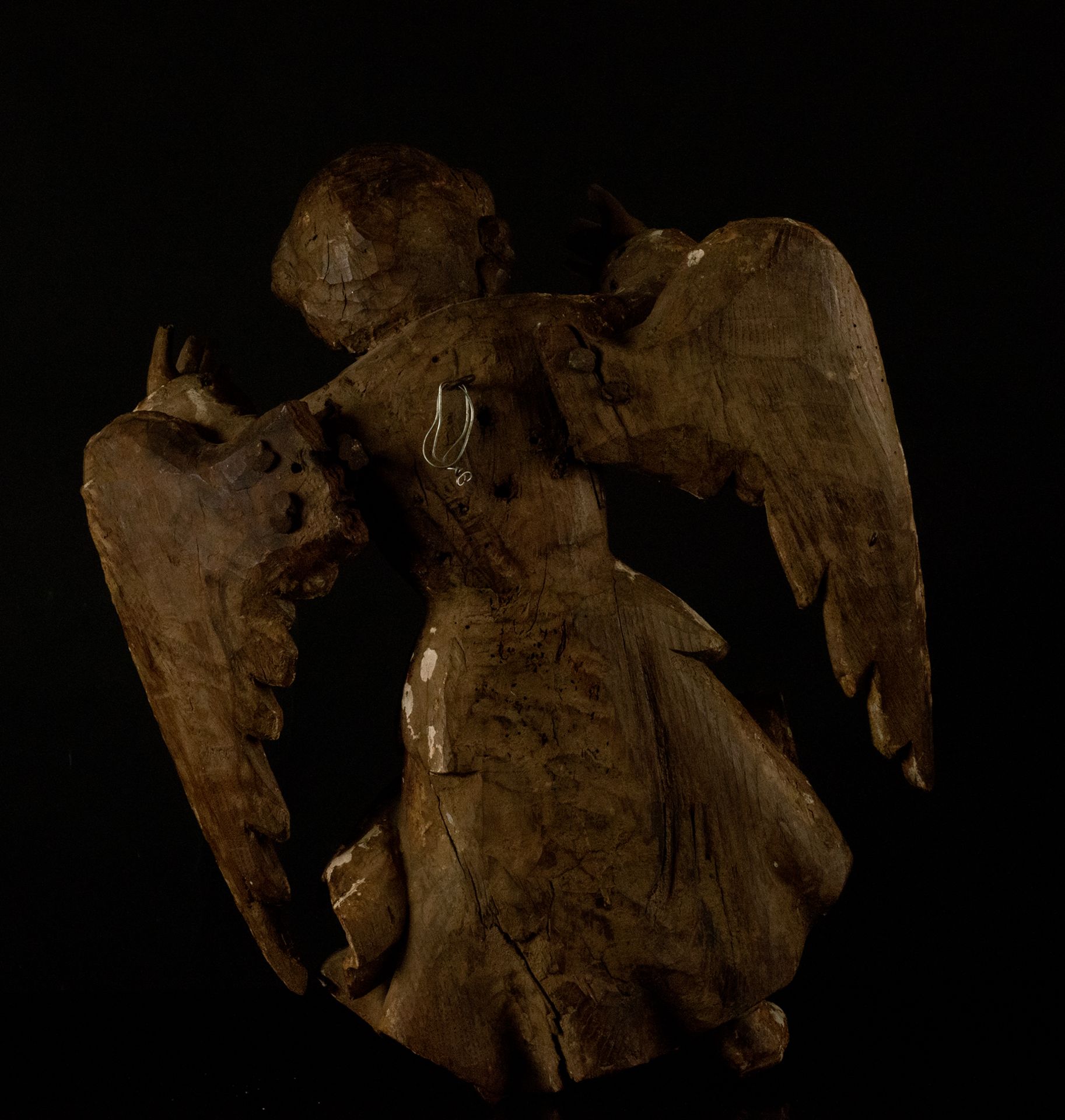 Angel in Carved and polychrome Wood, Portuguese colonial work, Goa, 17th century - Image 4 of 4