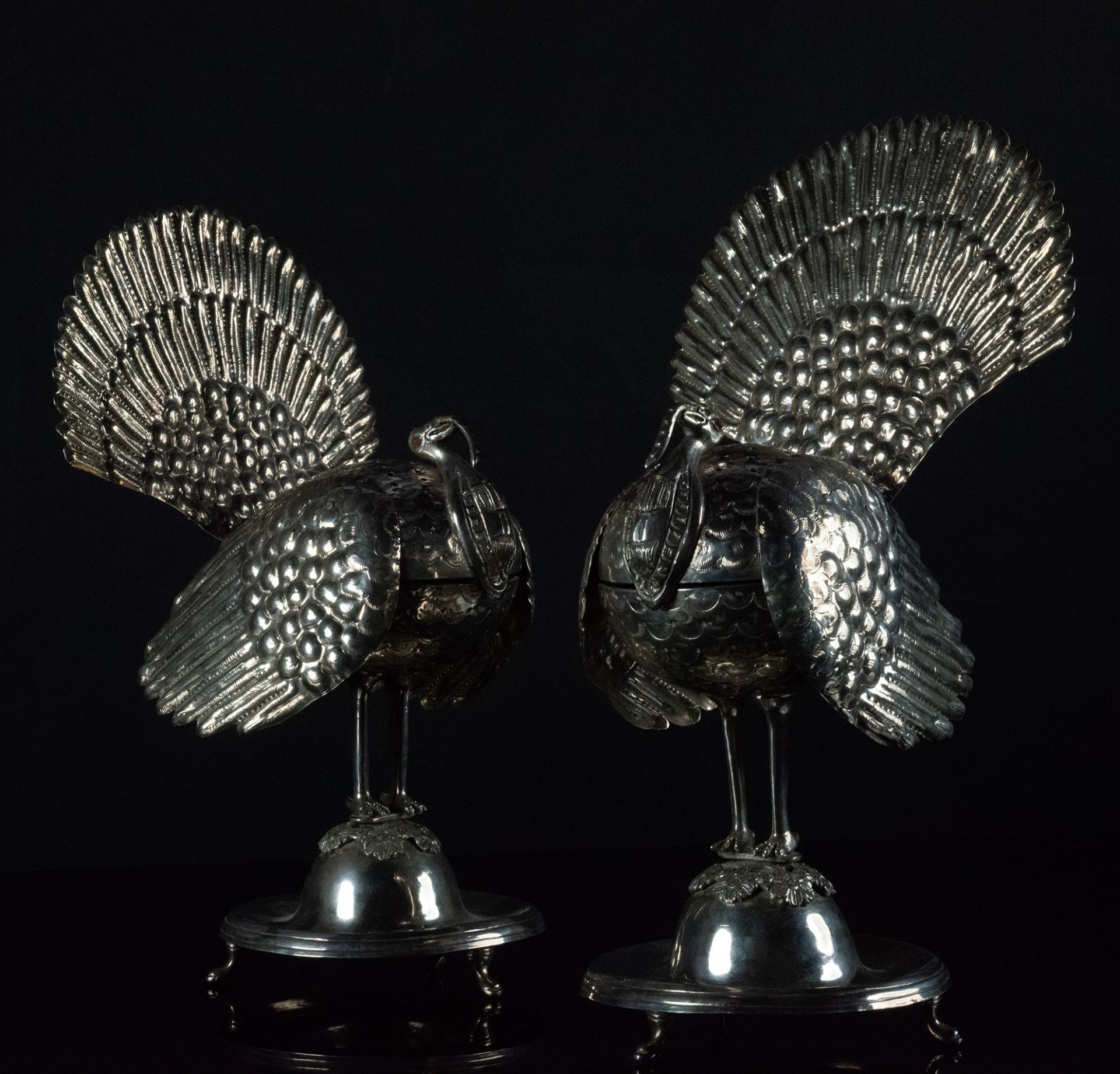 Pair of Peacock incense burners, colonial work, end of the 18th century
 - Bild 7 aus 11