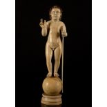 Exceptional Indo-Portuguese Enfant Jesus of the Ball, colonial work, Goa, 17th century