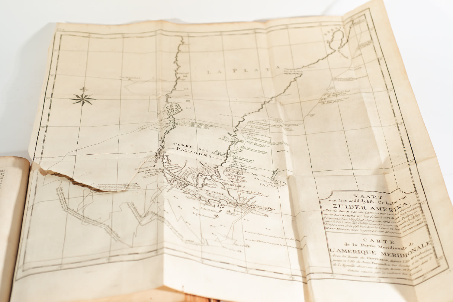 Lord Anson's Voyage Round the World, translated from the English, edited 1749 - Bild 7 aus 11