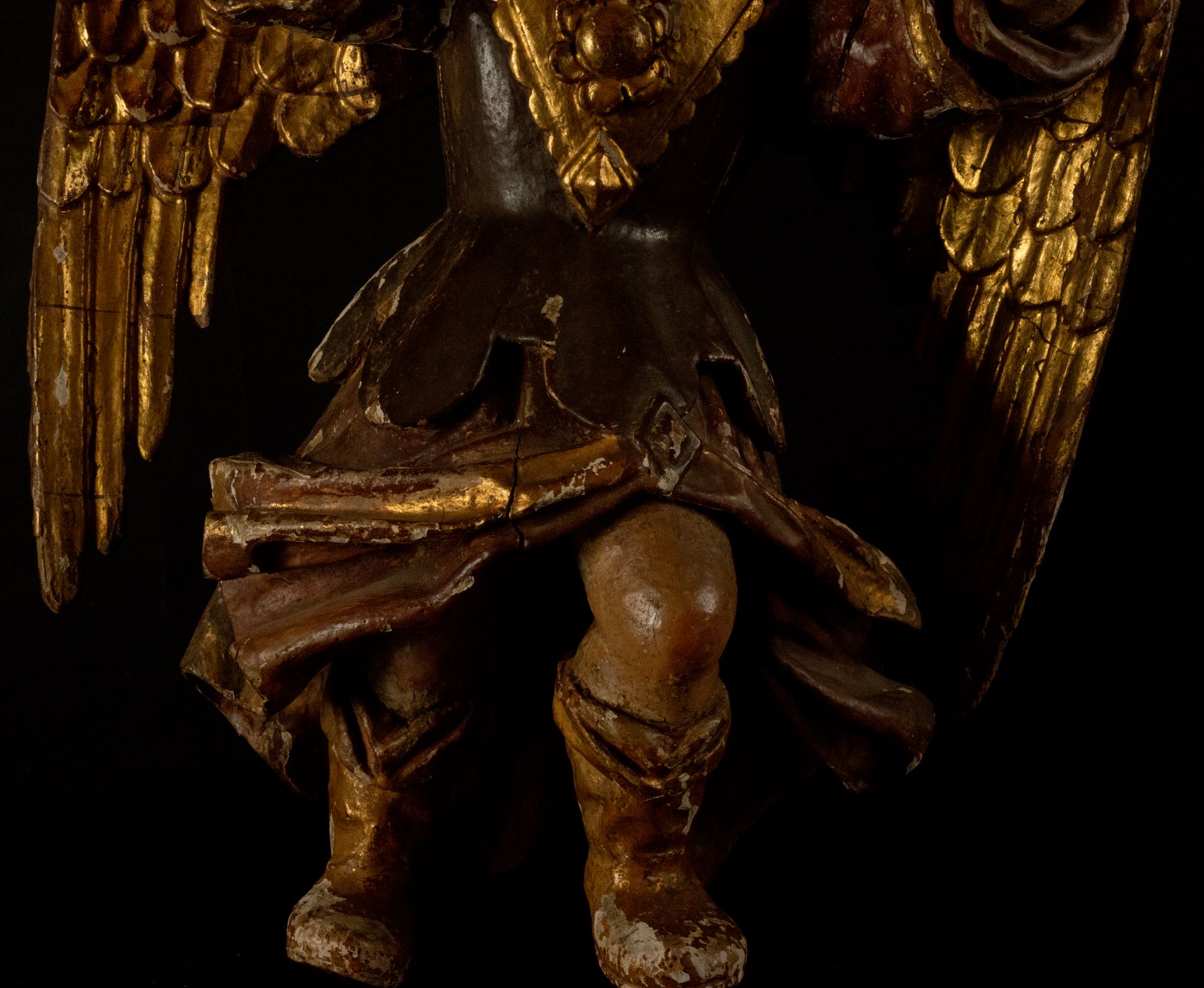 Angel in Carved and polychrome Wood, Portuguese colonial work, Goa, 17th century - Image 3 of 4