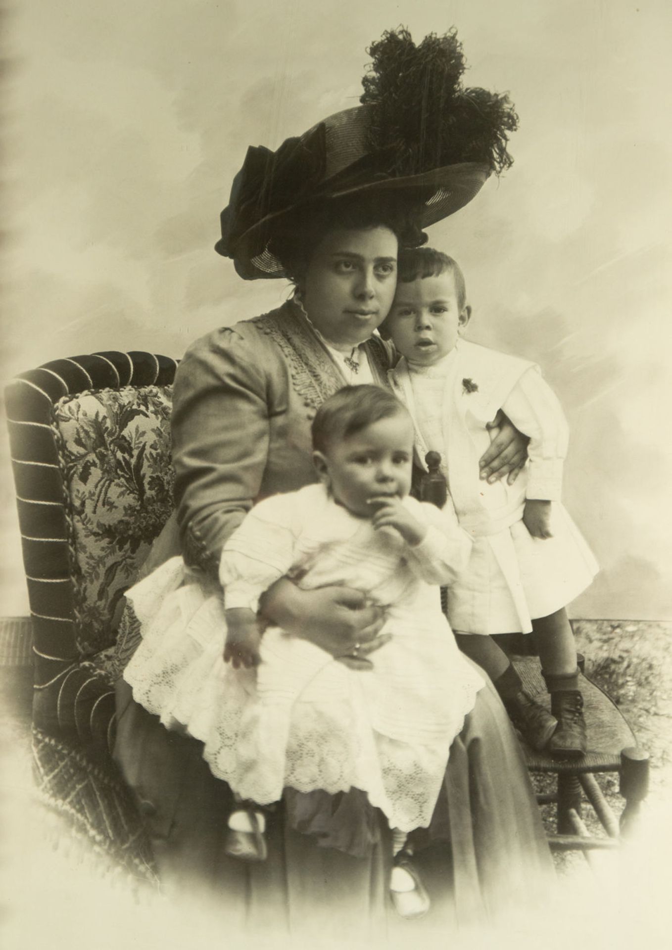 Large Framed Frame Representing a Woman with Children, Alphonsine Period, Spain - Bild 3 aus 5