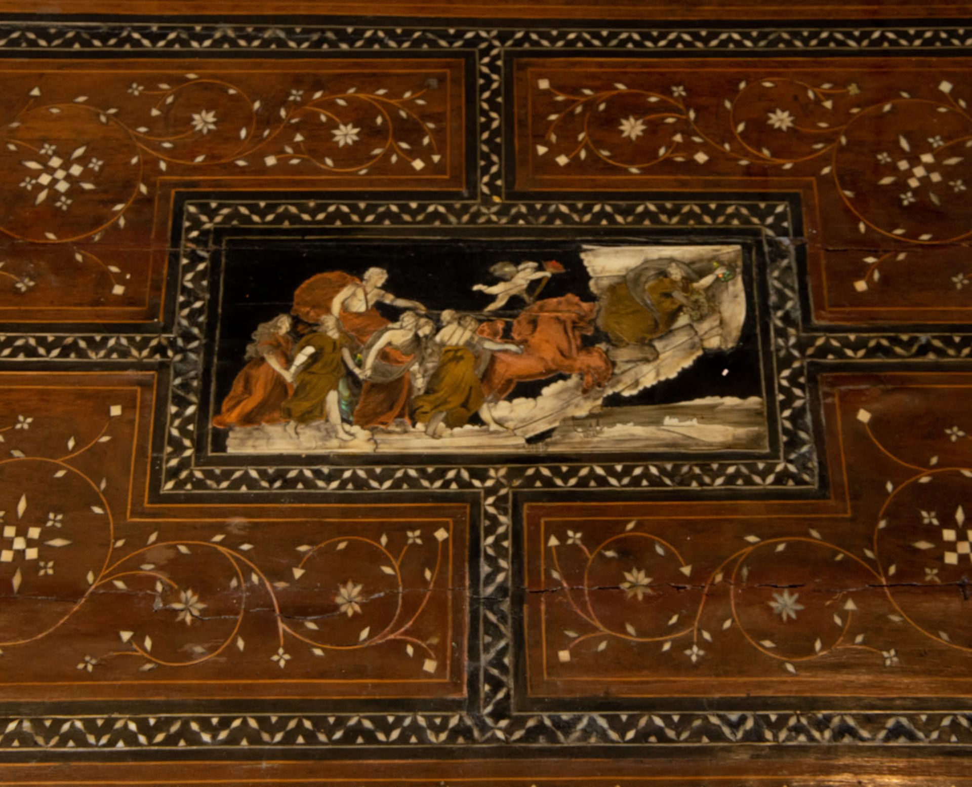 Exceptional Piedmontese Table in Bone inlay, Italian work of the 18th century - Image 4 of 7