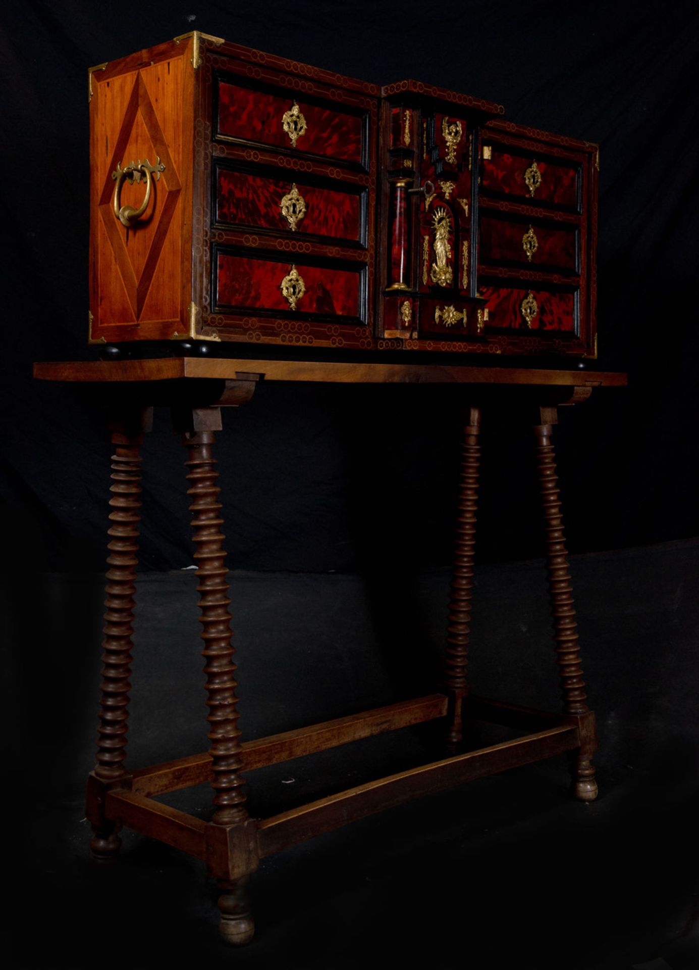 Important Spanish Flamenco Desktop Bargue–o in Tortoiseshell and Gilded Bronze sconces, 18th century - Bild 6 aus 7