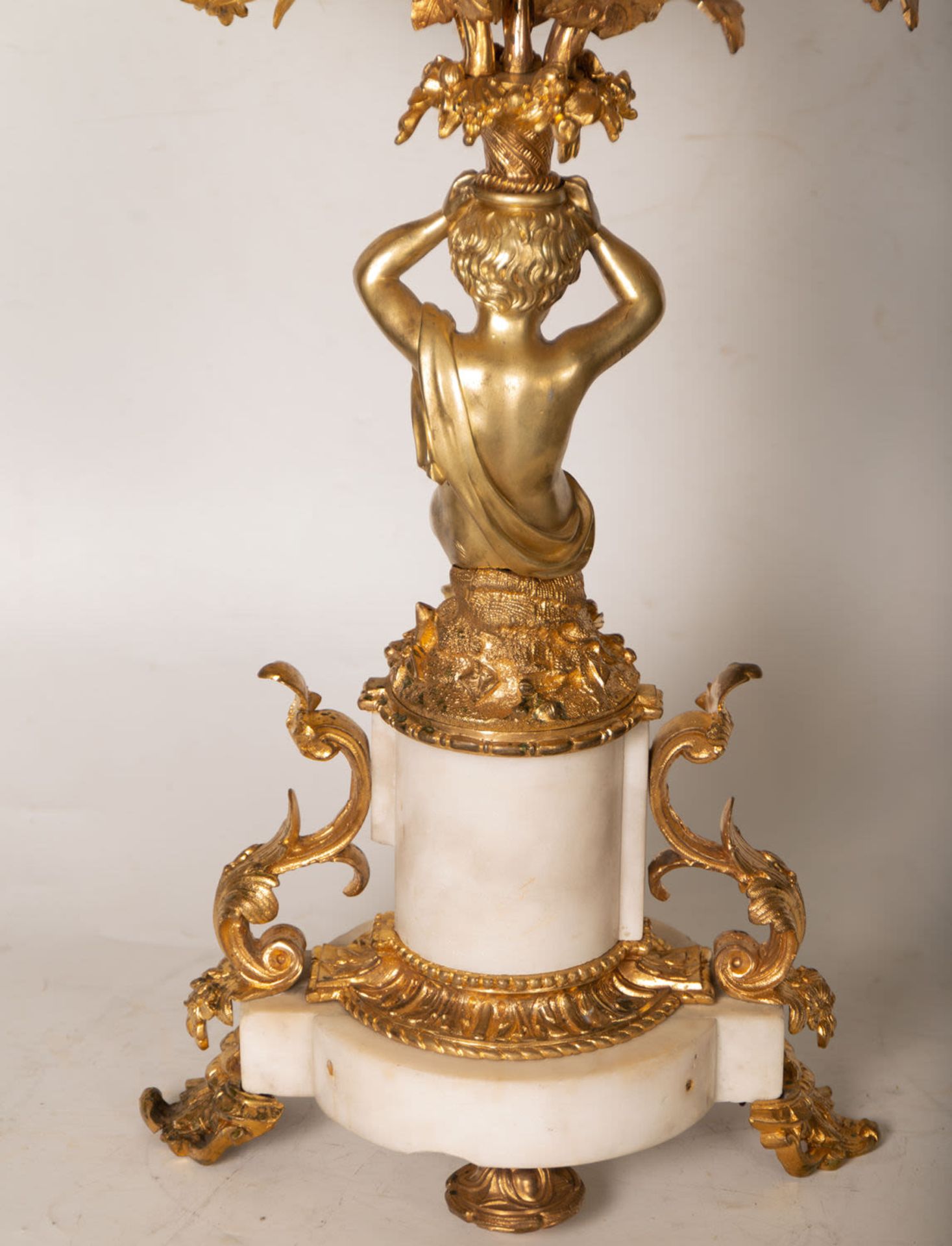 Large three-piece Garniture clock with pair of cherub candlesticks in Marble and gilt bronze, France - Image 9 of 11