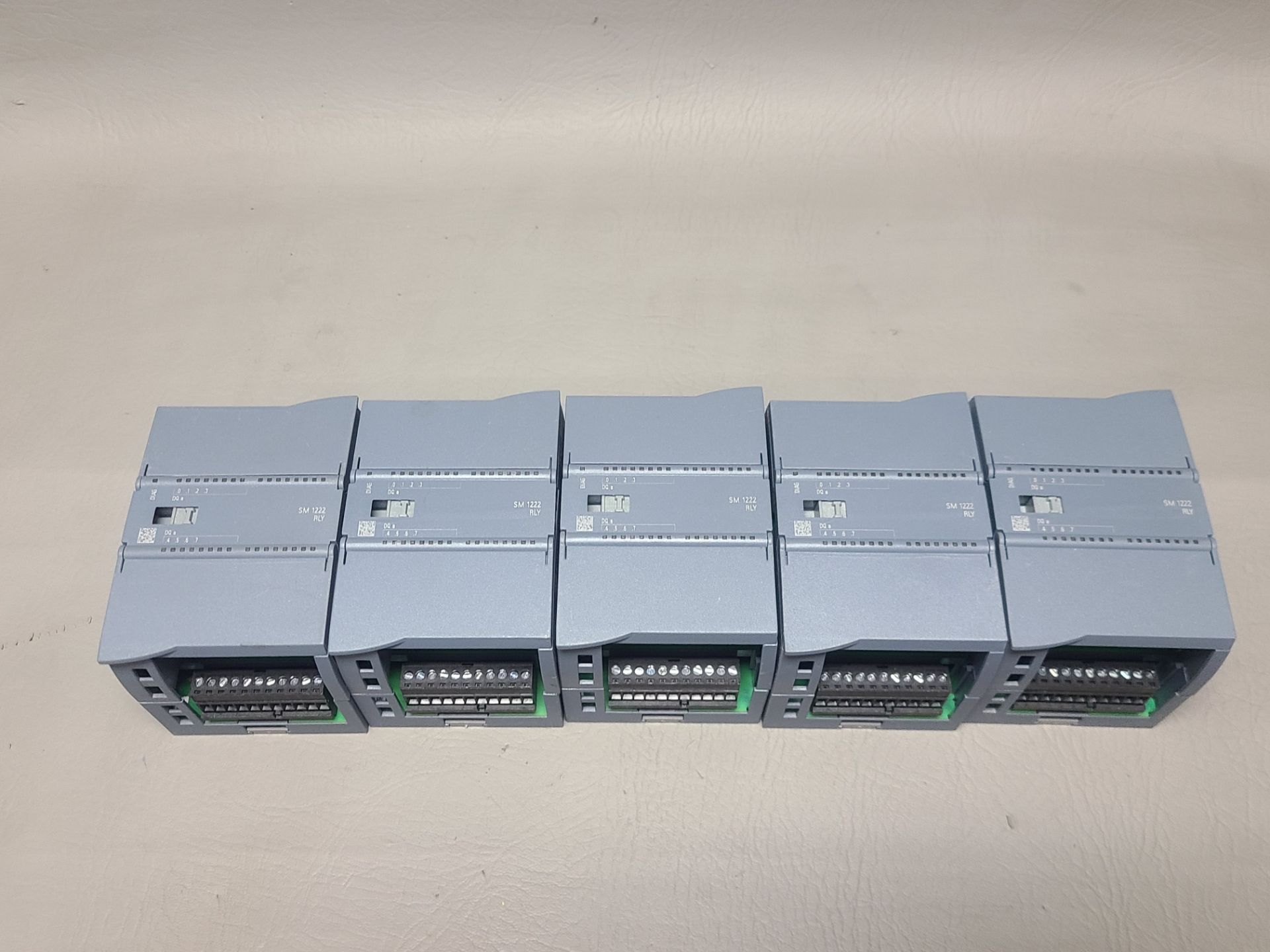 LOT OF SIEMENS S7-1200 DIGITAL OUTPUT PLC MODULES