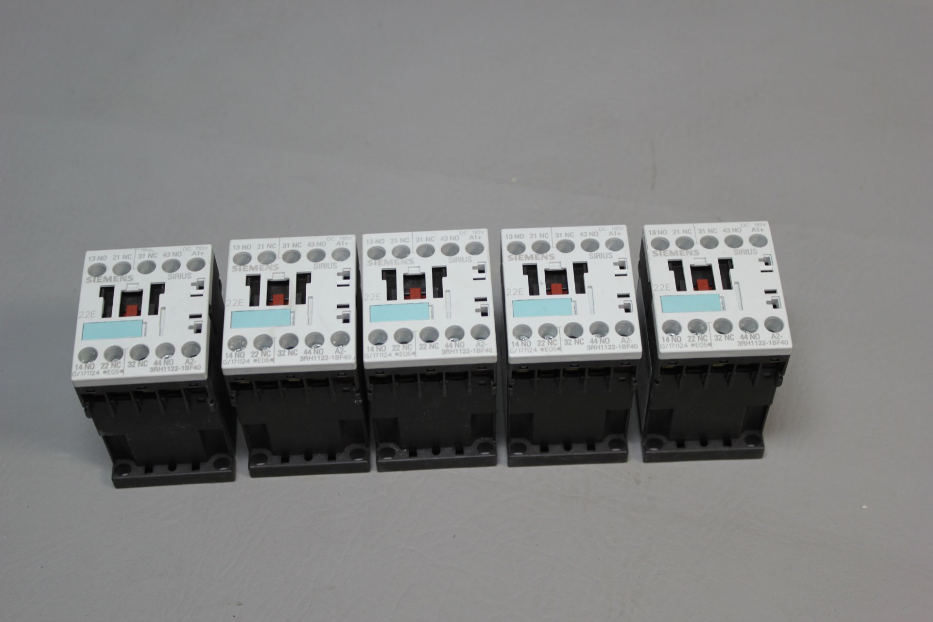 LOT OF 5 SIEMENS CONTACTORS