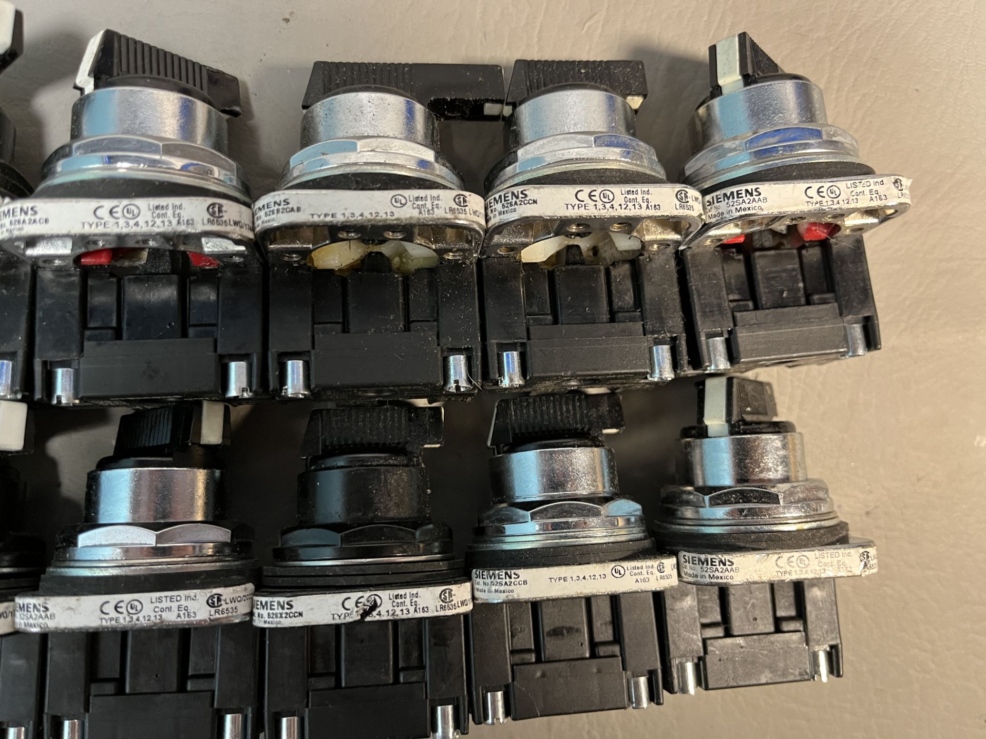 Lof of various Siemens selector switches - Image 2 of 3