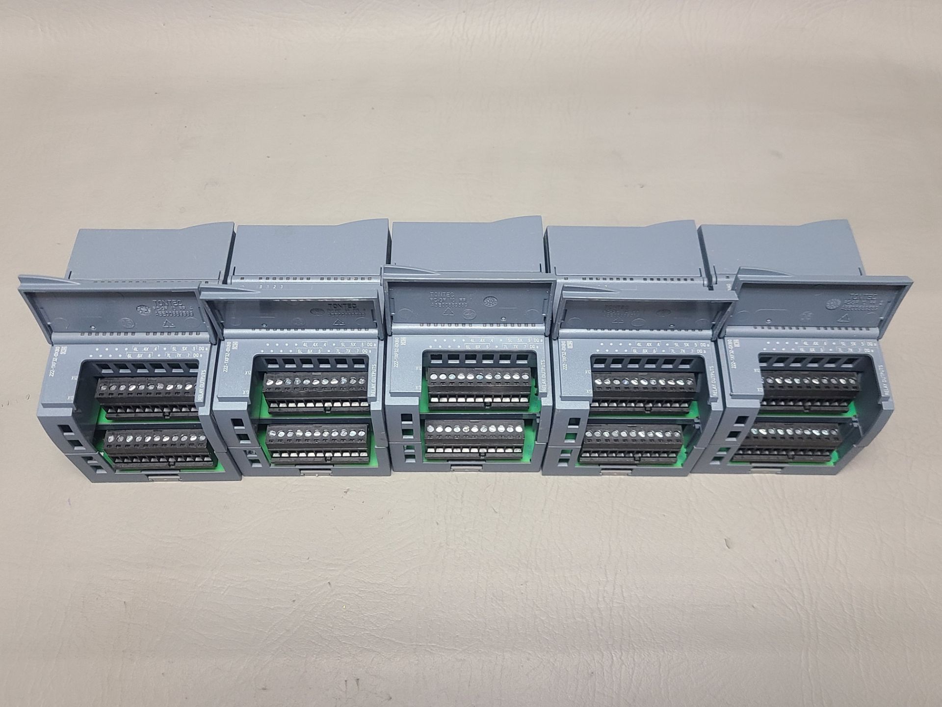 LOT OF SIEMENS S7-1200 DIGITAL OUTPUT PLC MODULES - Image 2 of 8