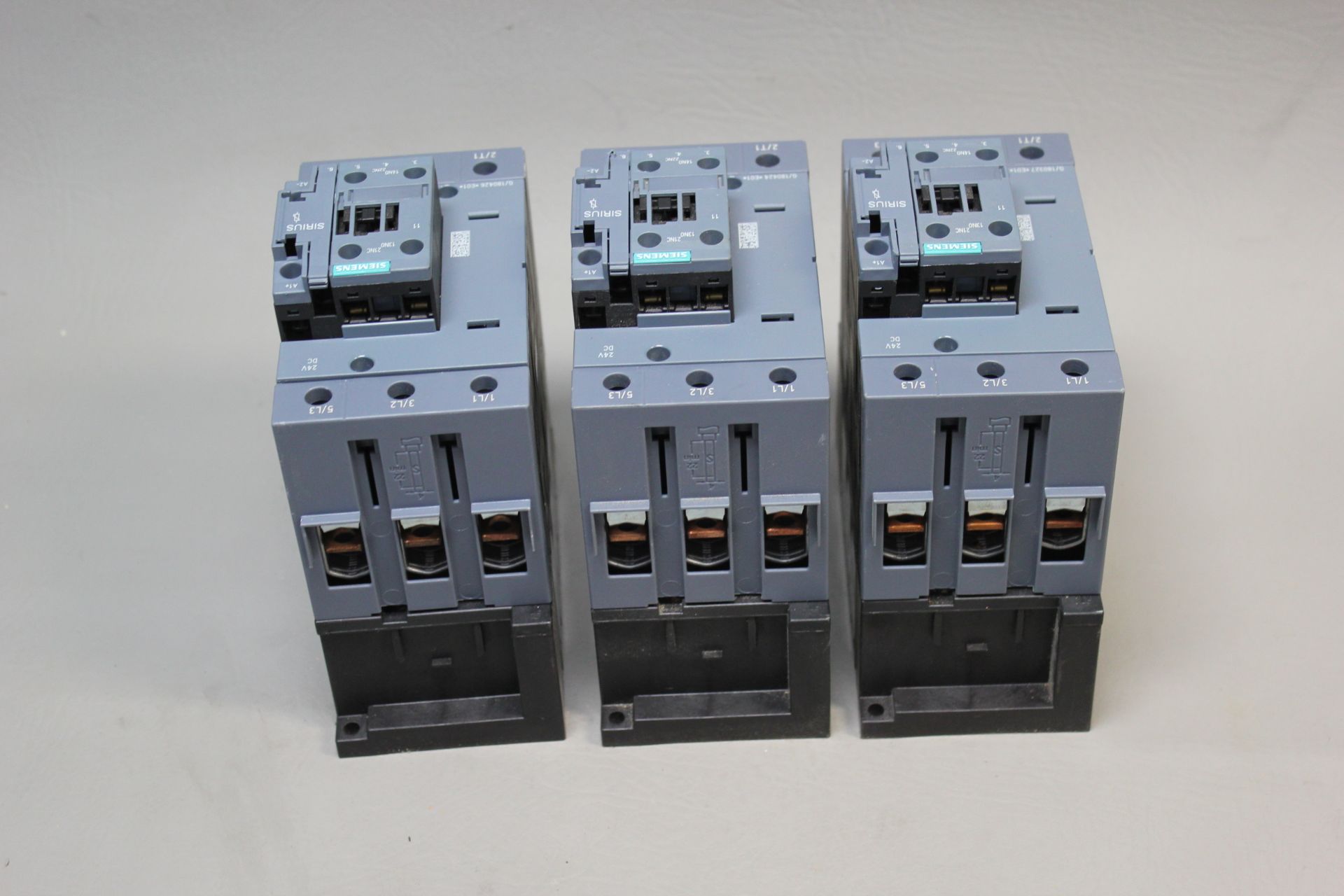 UNUSED LOT OF 3 SIEMENS STARTERS