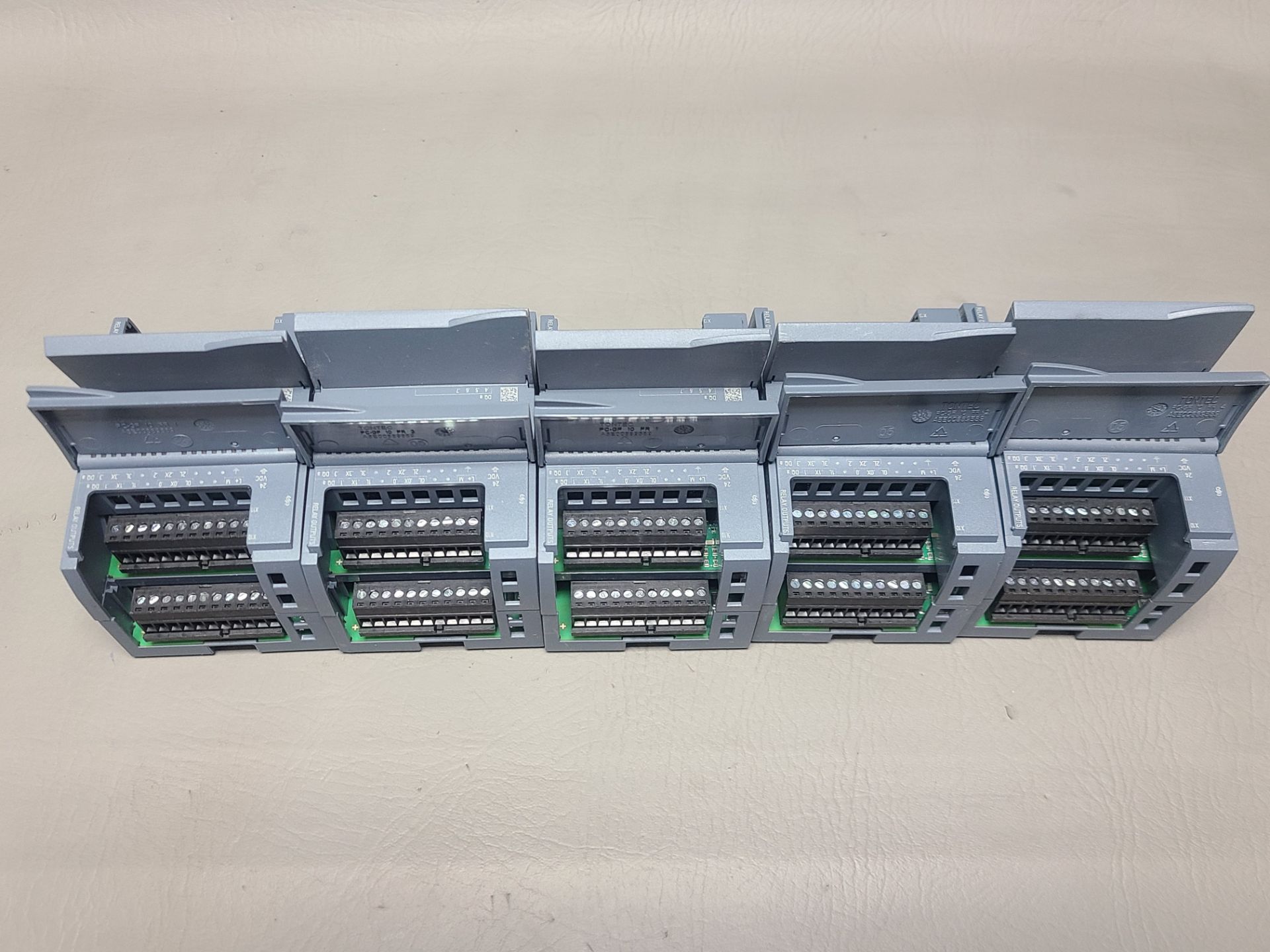 LOT OF SIEMENS S7-1200 DIGITAL OUTPUT PLC MODULES - Image 3 of 8