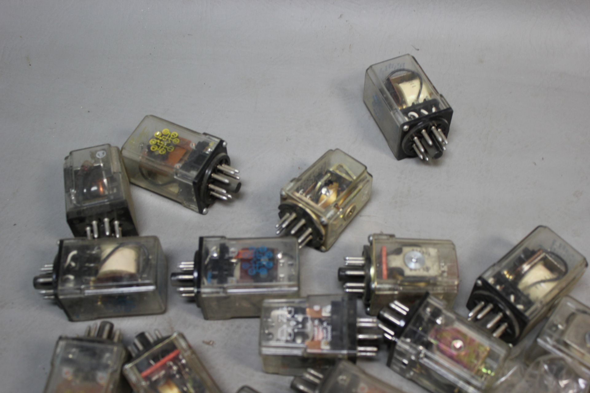 LOT OF RELAYS - Image 2 of 8