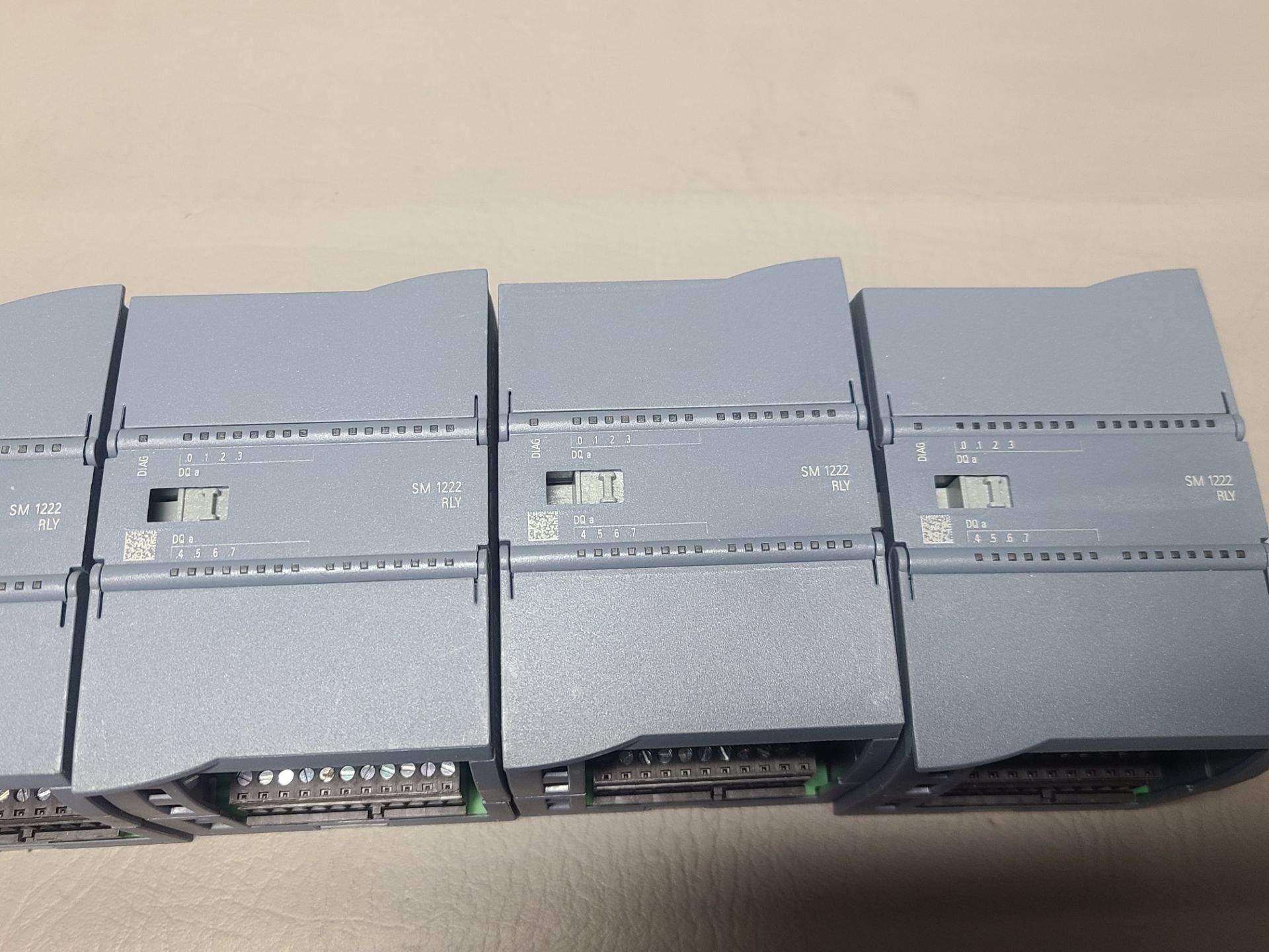LOT OF SIEMENS S7-1200 DIGITAL OUTPUT PLC MODULES - Image 5 of 8