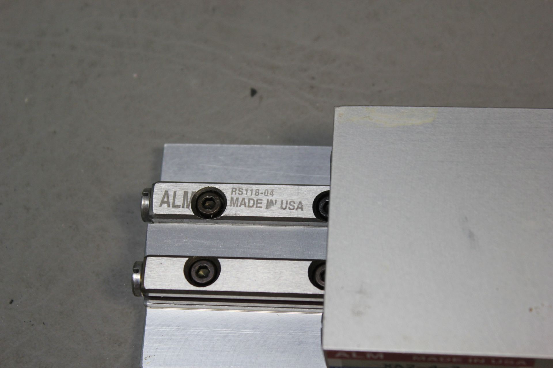 ALM BALL BEARING SLIDE STAGE - Image 3 of 3