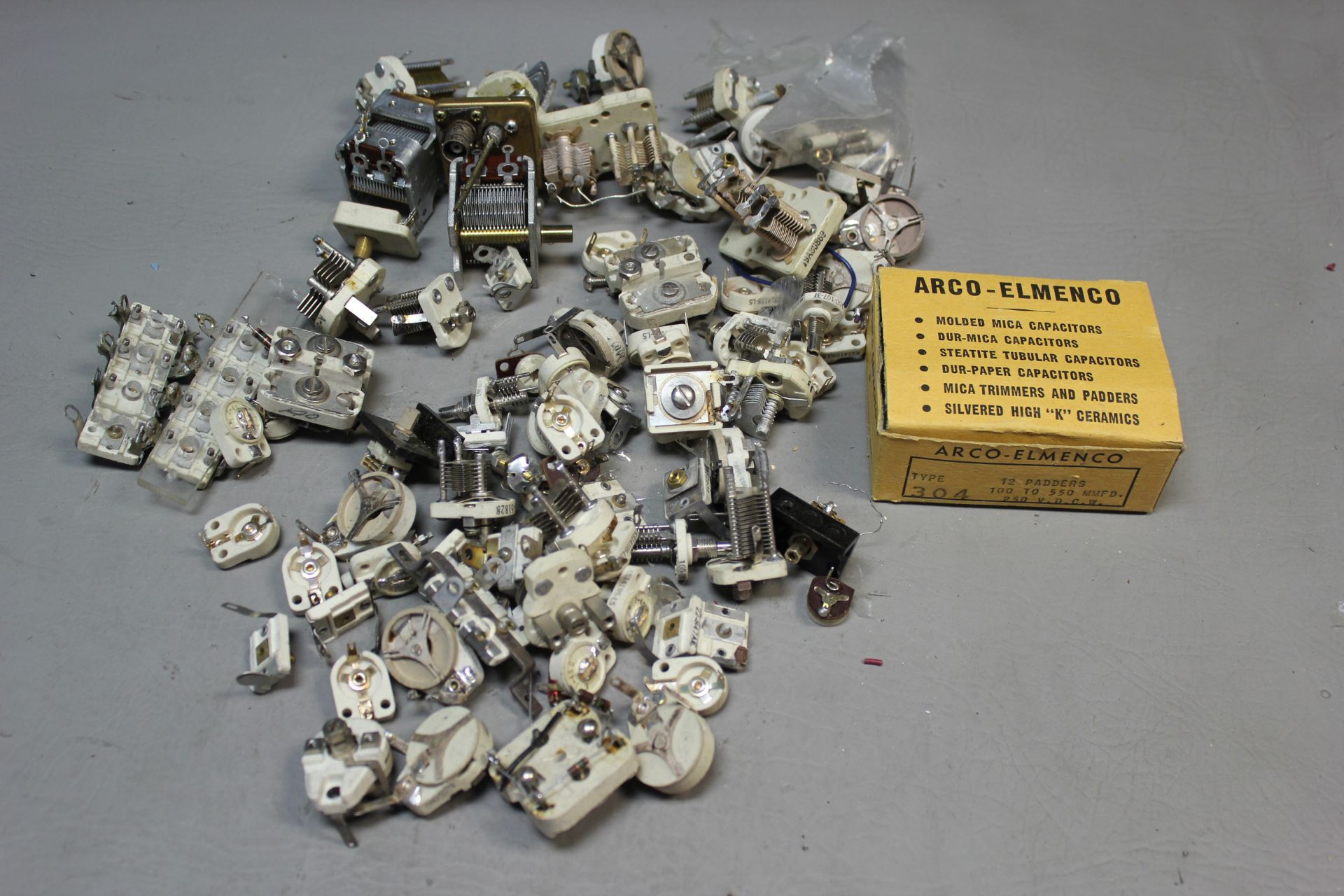 LOT OF AIR CAPACITORS