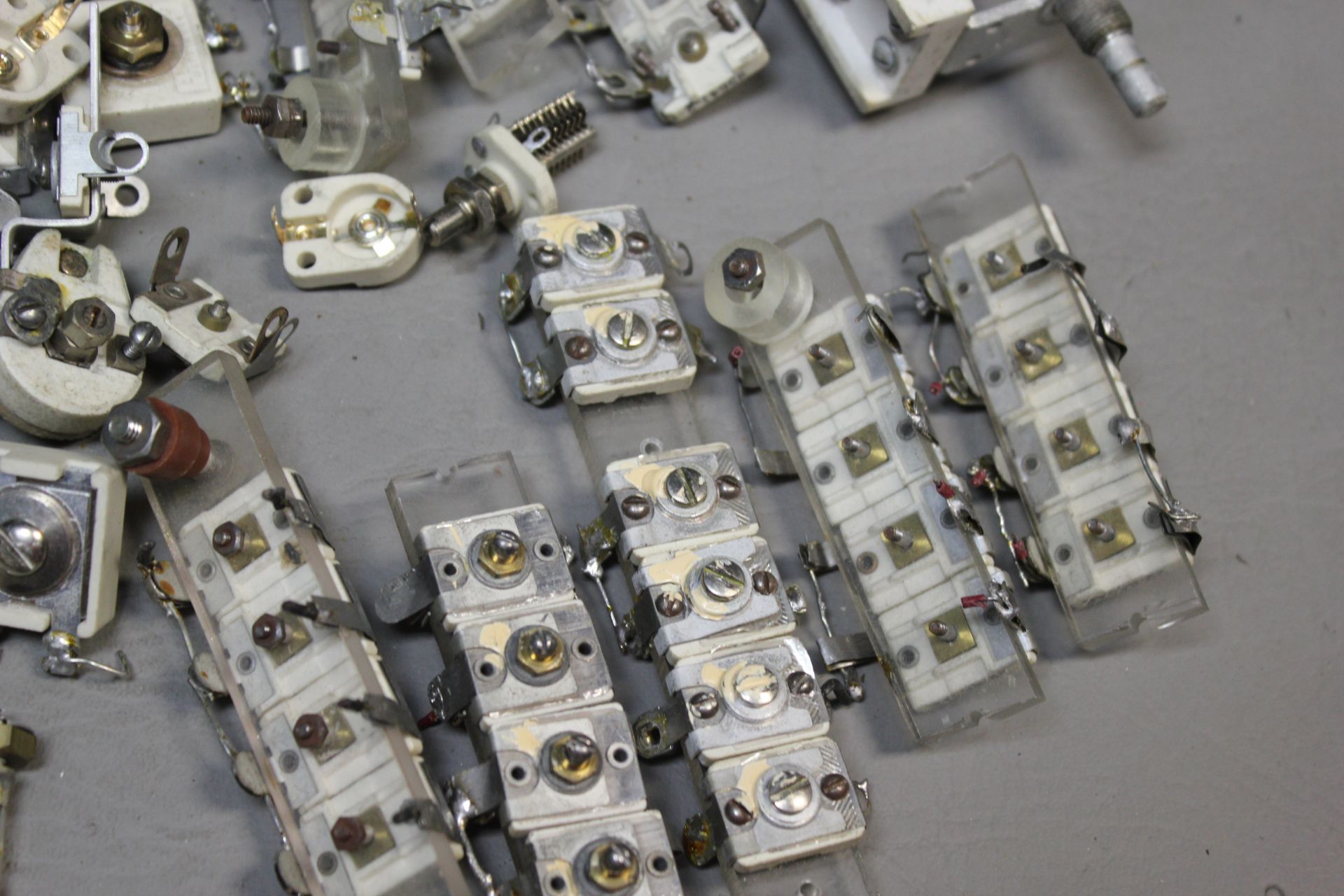 LOT OF AIR CAPACITORS - Image 8 of 10