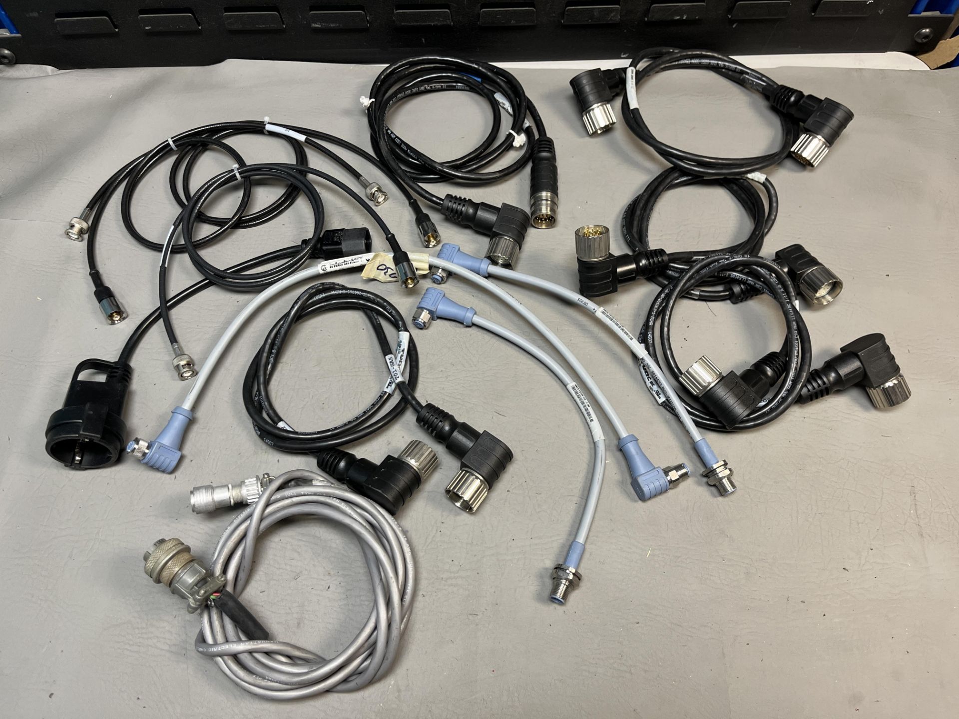 Lot of cables/Turck