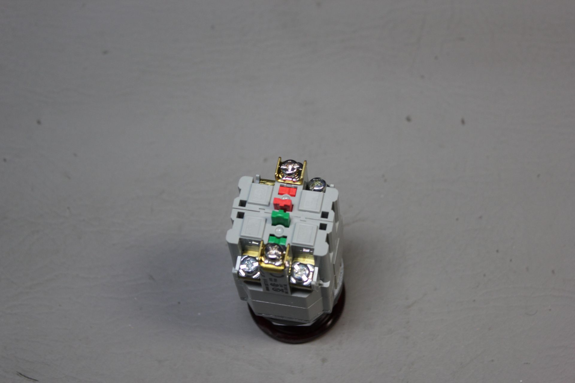 IDEC RED EMERGENCY STOP SWITCH - Image 2 of 4