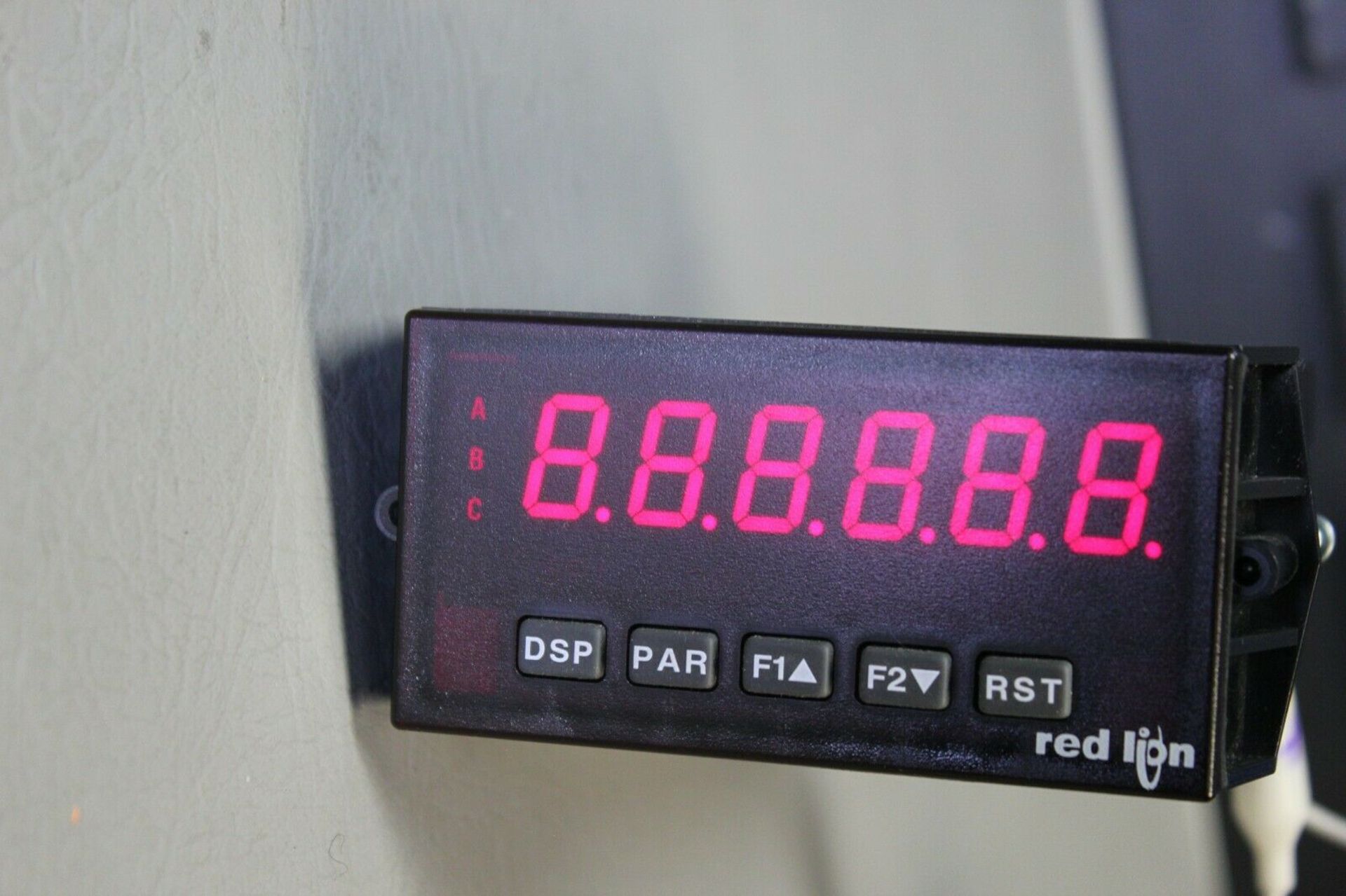 RED LION PAX DIGITAL COUNTER/RATE PANEL METER - Image 4 of 6