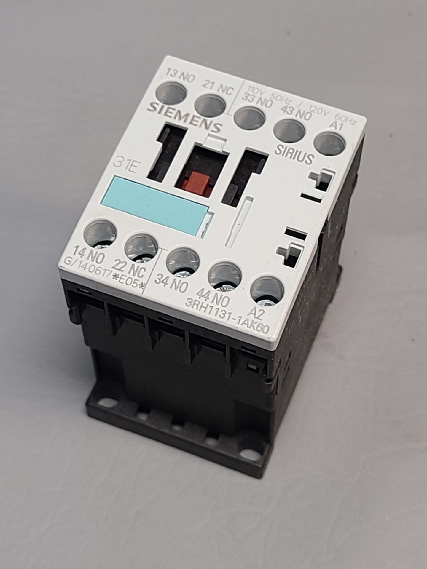 UNUSED SIEMENS CONTACTOR