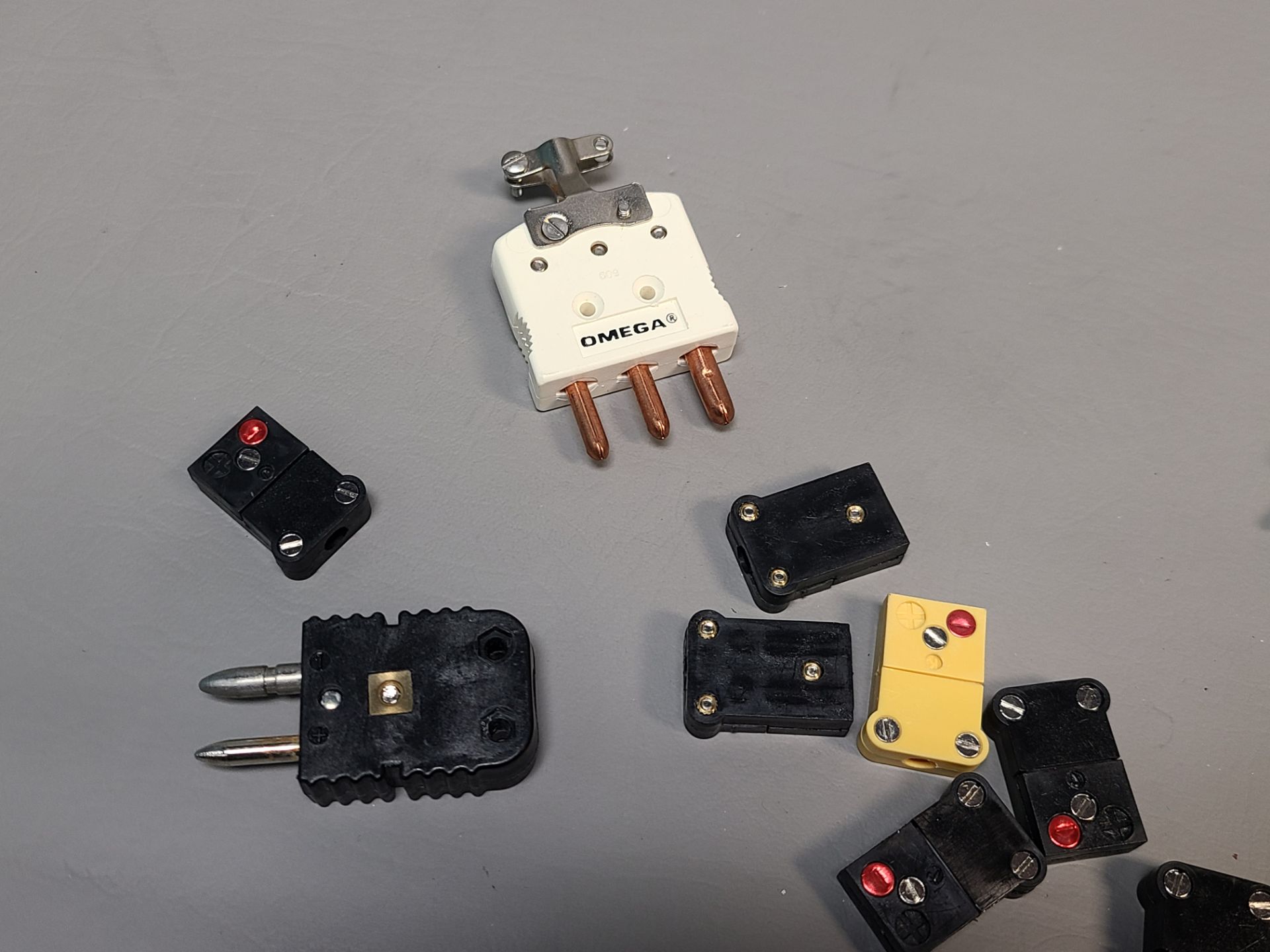 LOT OF THERMOCOUPLE CONNECTORS - Image 2 of 6