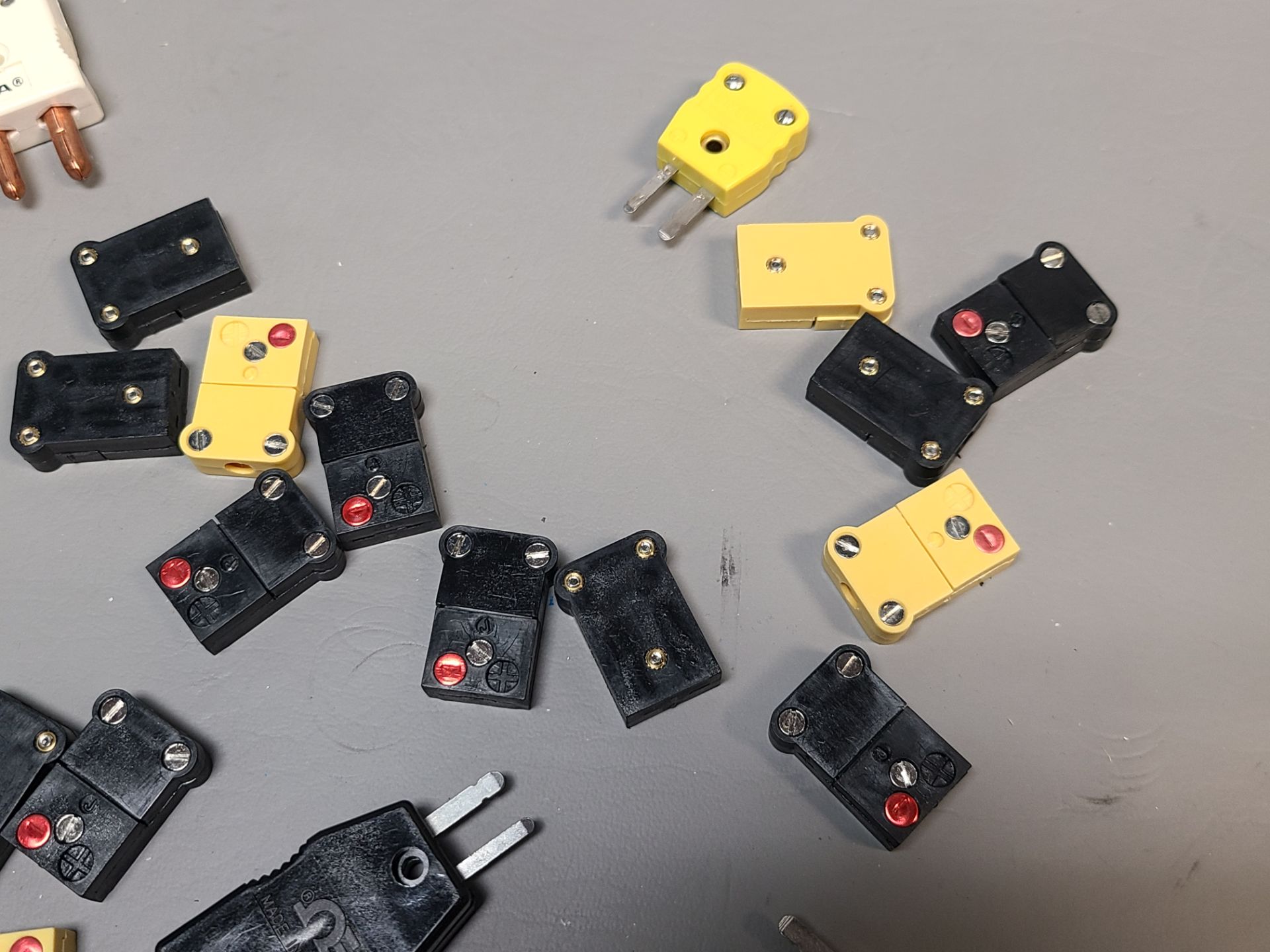 LOT OF THERMOCOUPLE CONNECTORS - Image 3 of 6